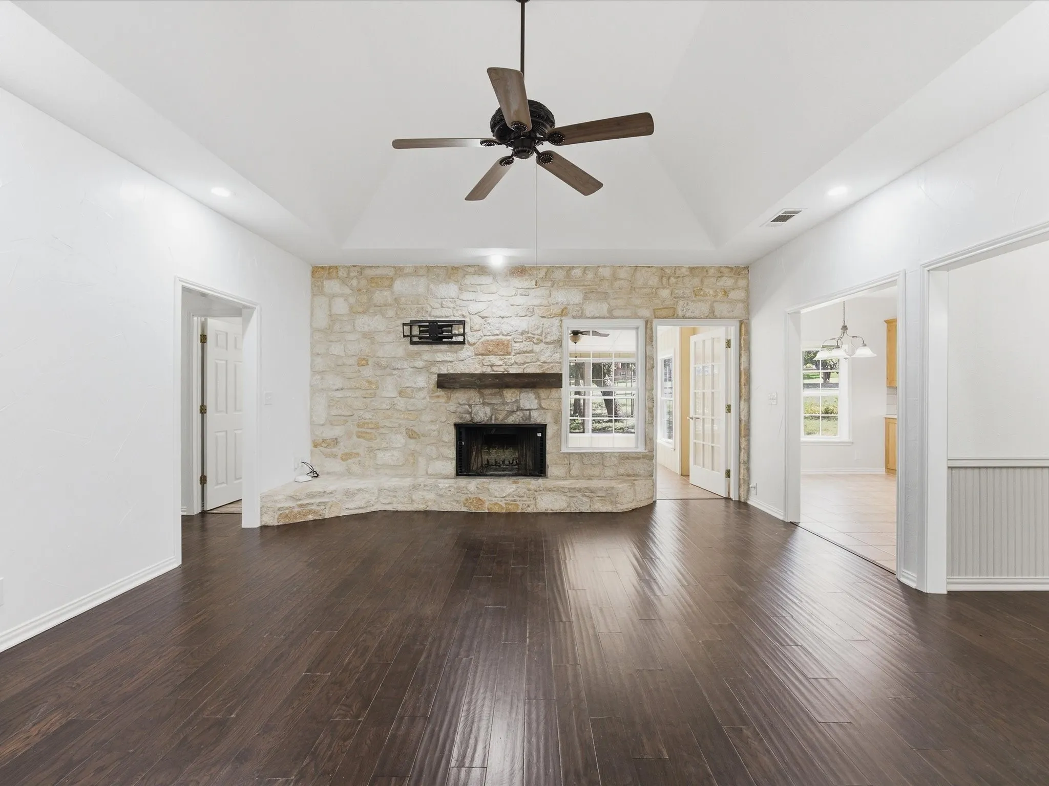 Single Family Residence For Rent in Denton County , 1025 Burchbury Trail, Argyle, Texas 76226, 3 Bedroom, 3 Bathroom, 3 Garage spaces, 4,062 Sqft, built in 1999, mls#21324945, Real Estate Agent in Argyle, Homes For Rent in Denton county, Homes For Rent in Argyle, Realtor in Argyle Texas, Real Estate Brokerage Independent Realty Texas, Luminita Cordes Realtor