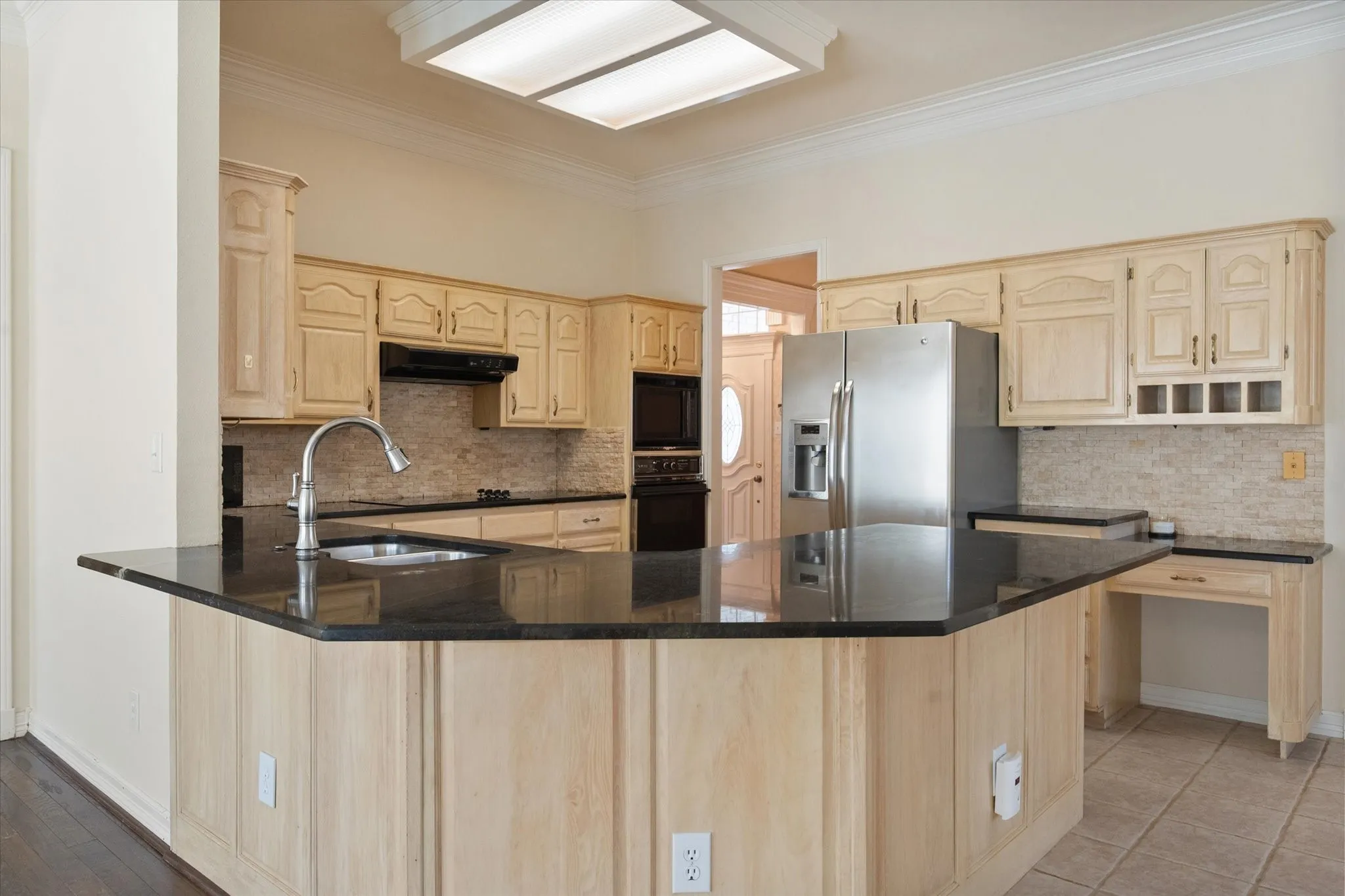 Breakfast bar with space for extra seating
