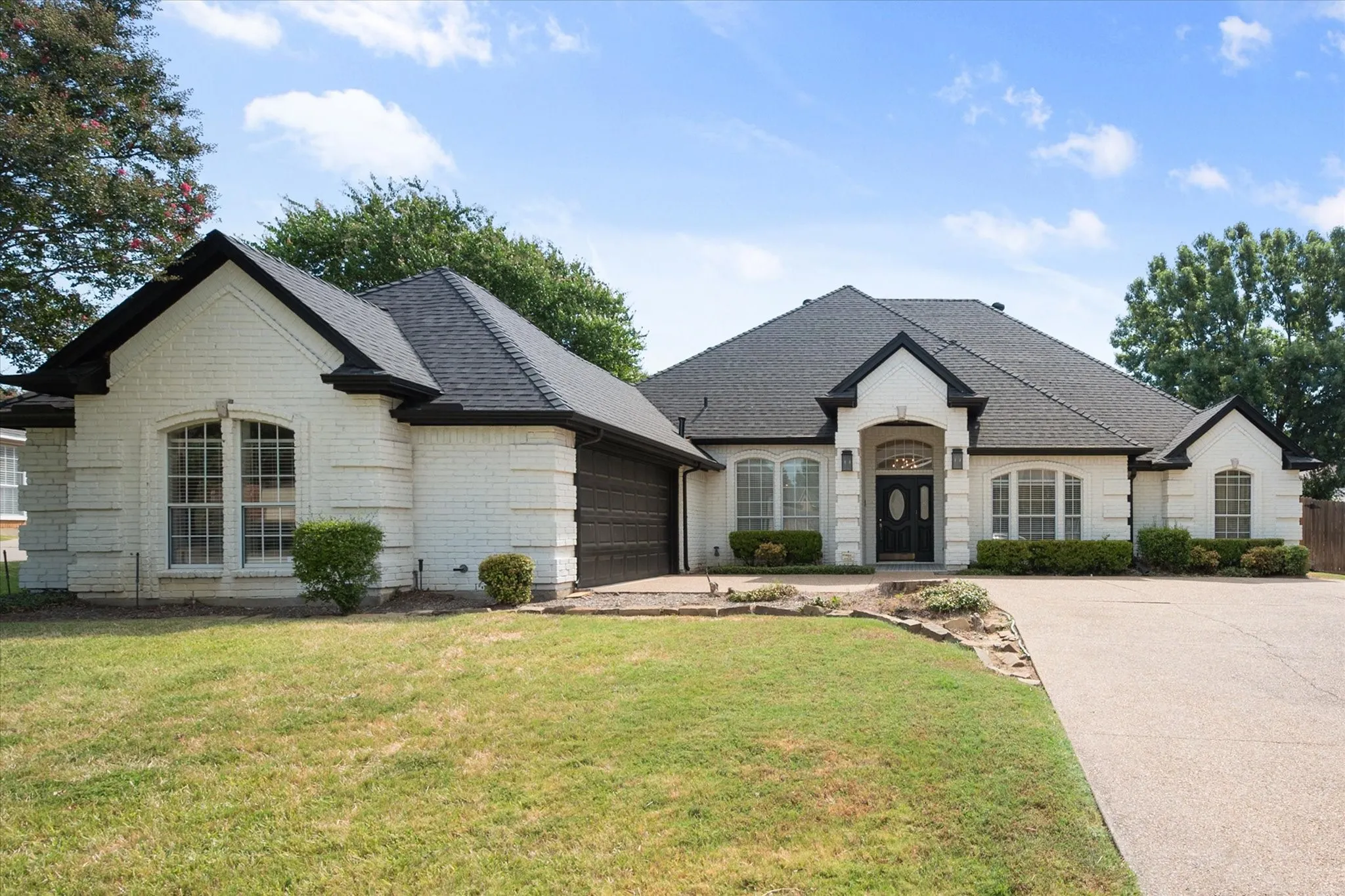 Swing driveway with extra parking
