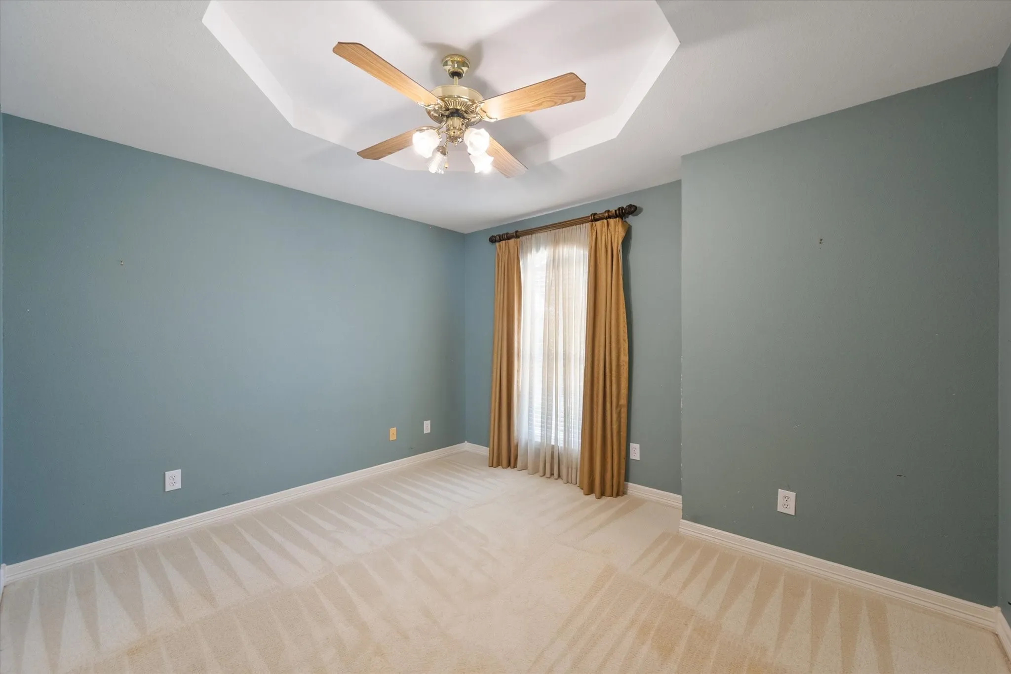 Secondary bedroom