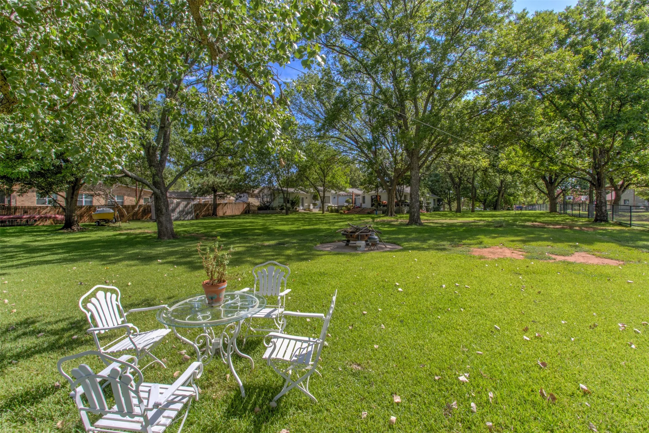 Single Family Residence For Sale in Wise County , 371 County Road 4874, Newark, Texas 76071, 4 Bedroom, 3 Bathroom, 2 Garage spaces, 2,611 Sqft, built in 1985, mls#21322183, Real Estate Agent in Newark, Homes For Sale in Wise county, Homes For Sale in Newark, Realtor in Newark Texas, Real Estate Brokerage Independent Realty Texas, Luminita Cordes Realtor