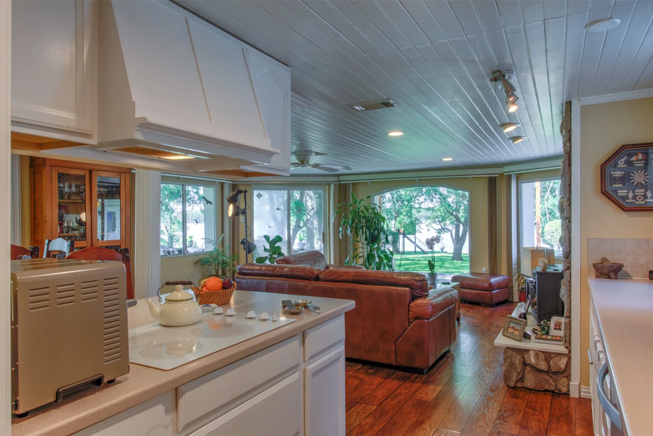Single Family Residence For Sale in Wise County , 371 County Road 4874, Newark, Texas 76071, 4 Bedroom, 3 Bathroom, 2 Garage spaces, 2,611 Sqft, built in 1985, mls#21322183, Real Estate Agent in Newark, Homes For Sale in Wise county, Homes For Sale in Newark, Realtor in Newark Texas, Real Estate Brokerage Independent Realty Texas, Luminita Cordes Realtor