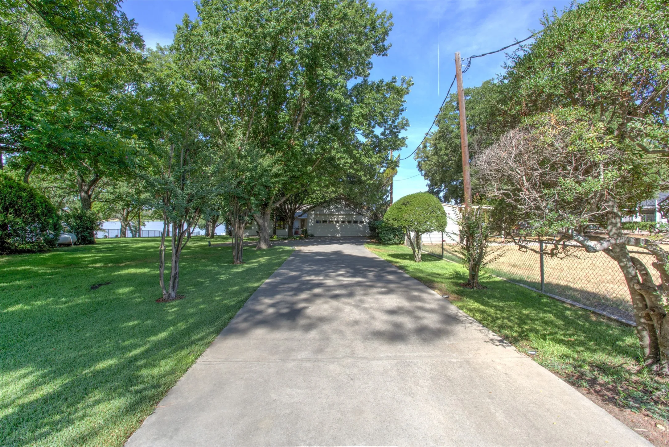 Single Family Residence For Sale in Wise County , 371 County Road 4874, Newark, Texas 76071, 4 Bedroom, 3 Bathroom, 2 Garage spaces, 2,611 Sqft, built in 1985, mls#21322183, Real Estate Agent in Newark, Homes For Sale in Wise county, Homes For Sale in Newark, Realtor in Newark Texas, Real Estate Brokerage Independent Realty Texas, Luminita Cordes Realtor
