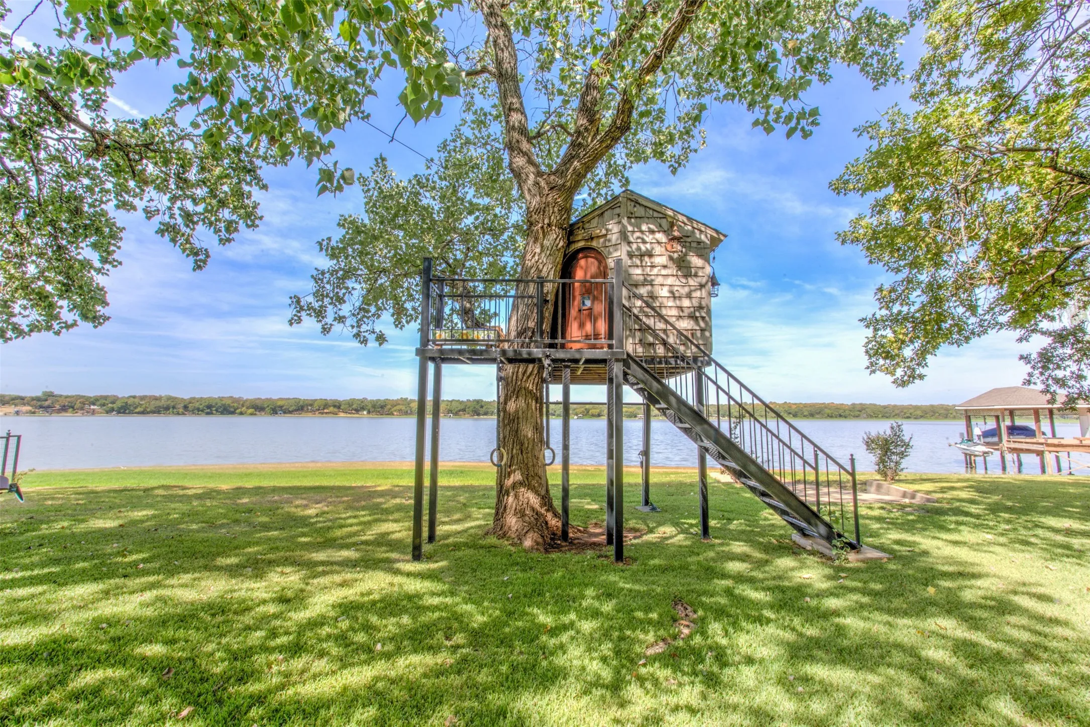 Single Family Residence For Sale in Wise County , 371 County Road 4874, Newark, Texas 76071, 4 Bedroom, 3 Bathroom, 2 Garage spaces, 2,611 Sqft, built in 1985, mls#21322183, Real Estate Agent in Newark, Homes For Sale in Wise county, Homes For Sale in Newark, Realtor in Newark Texas, Real Estate Brokerage Independent Realty Texas, Luminita Cordes Realtor