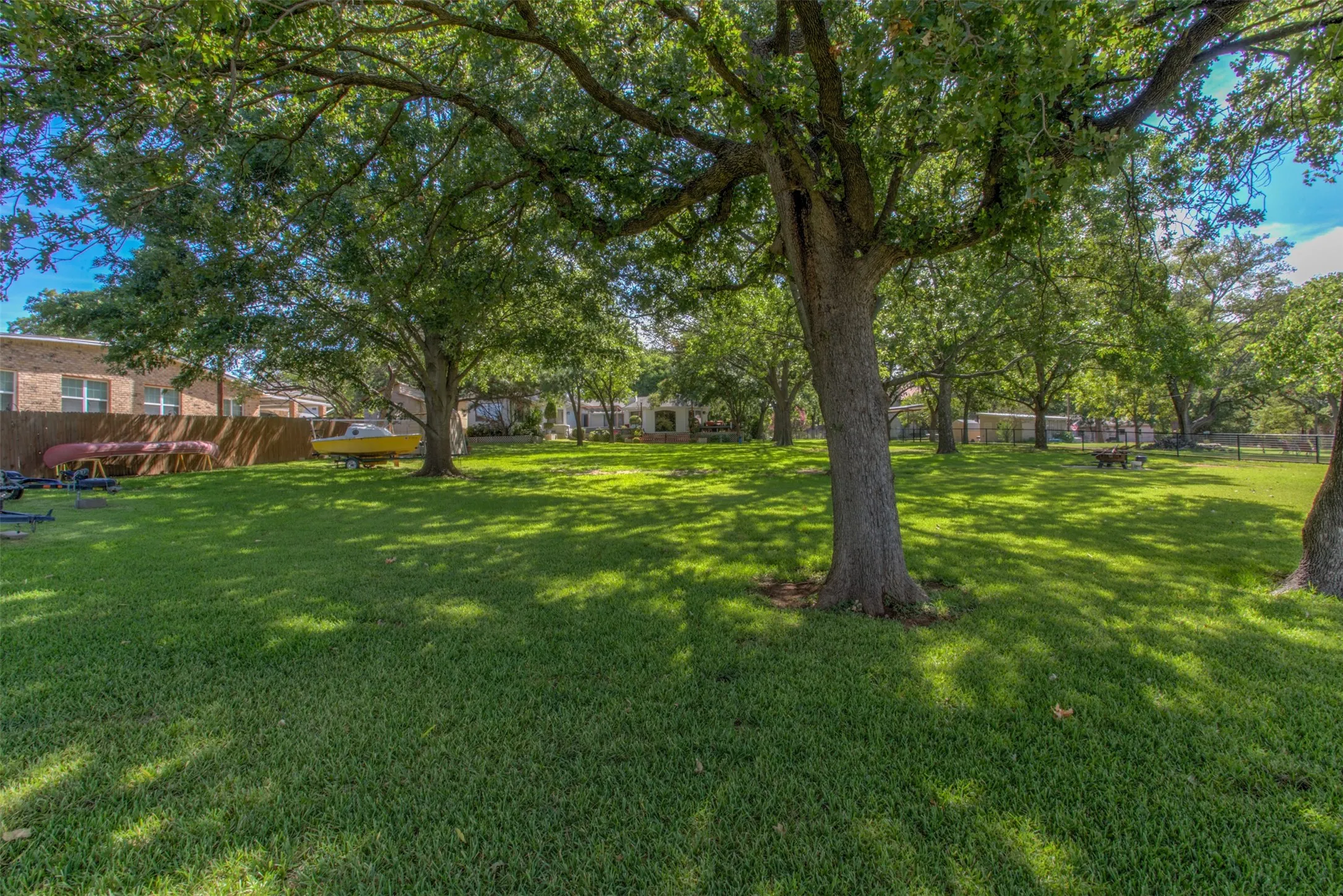 Single Family Residence For Sale in Wise County , 371 County Road 4874, Newark, Texas 76071, 4 Bedroom, 3 Bathroom, 2 Garage spaces, 2,611 Sqft, built in 1985, mls#21322183, Real Estate Agent in Newark, Homes For Sale in Wise county, Homes For Sale in Newark, Realtor in Newark Texas, Real Estate Brokerage Independent Realty Texas, Luminita Cordes Realtor