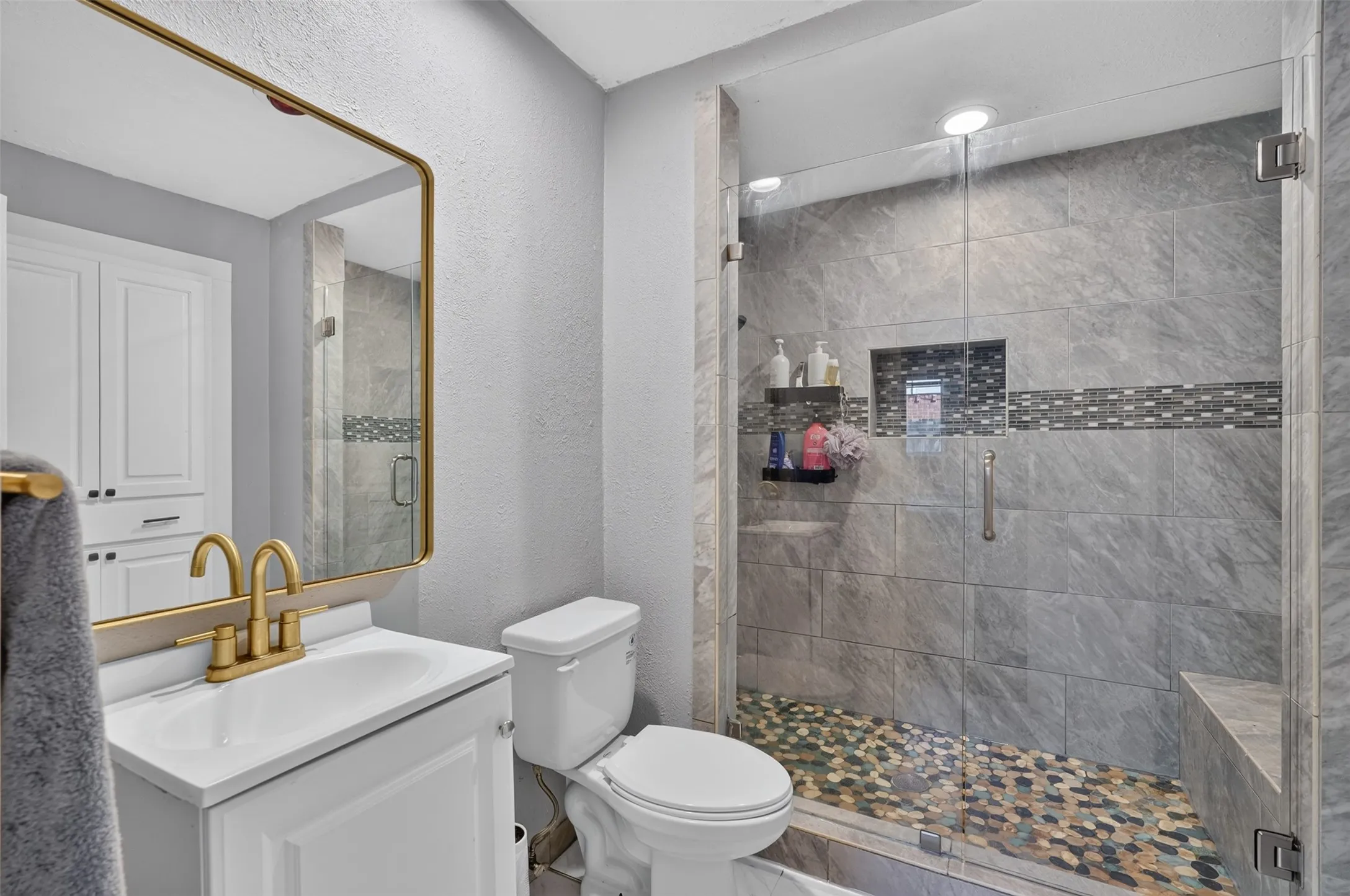 Single Family Residence For Rent in Collin County , 3486 Chelsea Lane, Plano, Texas 75074, 4 Bedroom, 2 Bathroom, 2 Garage spaces, 1,473 Sqft, built in 1975, mls#21325085, Real Estate Agent in Plano, Homes For Rent in Collin county, Homes For Rent in Plano, Realtor in Plano Texas, Real Estate Brokerage Independent Realty Texas, Luminita Cordes Realtor