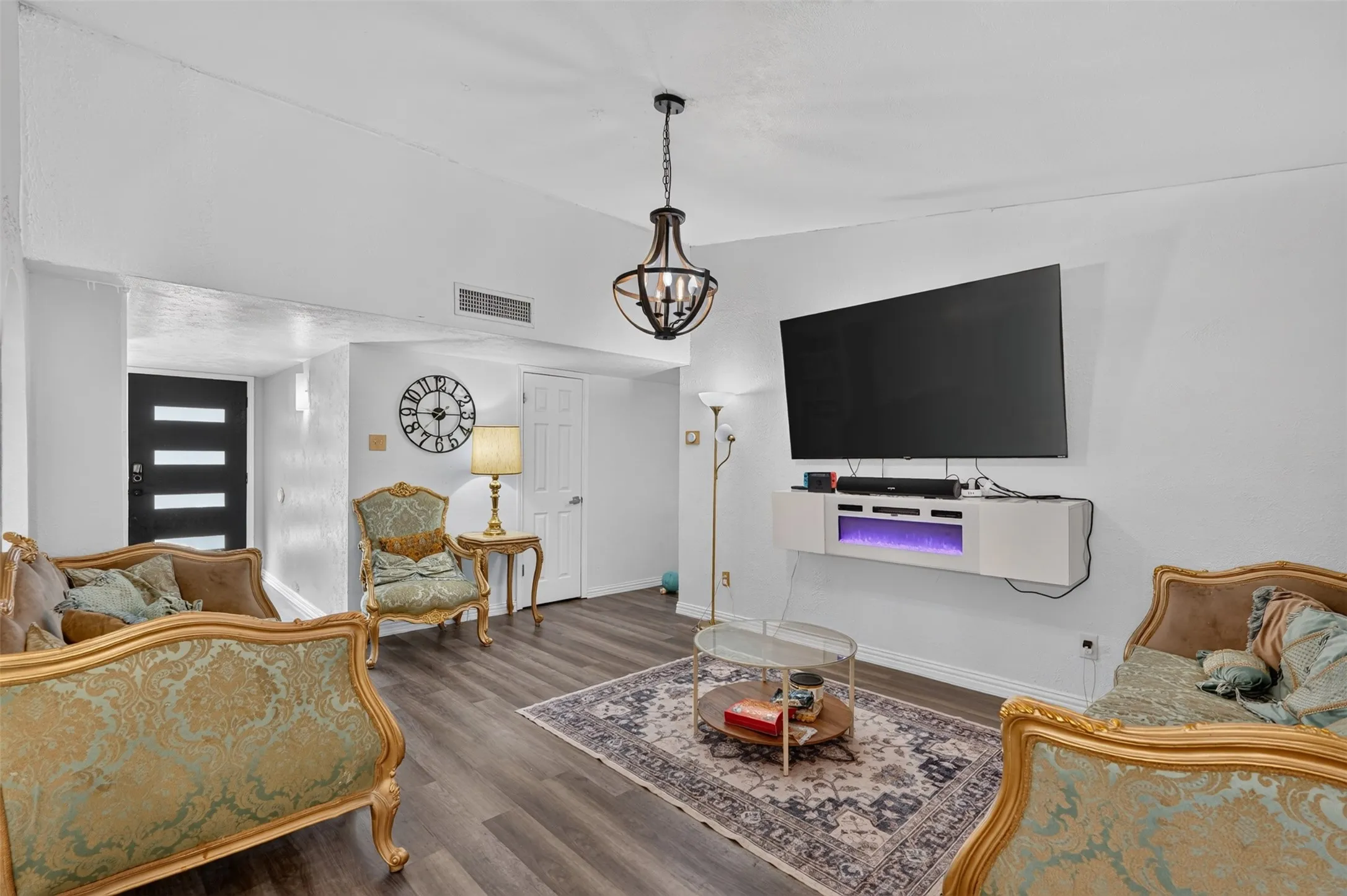 Single Family Residence For Rent in Collin County , 3486 Chelsea Lane, Plano, Texas 75074, 4 Bedroom, 2 Bathroom, 2 Garage spaces, 1,473 Sqft, built in 1975, mls#21325085, Real Estate Agent in Plano, Homes For Rent in Collin county, Homes For Rent in Plano, Realtor in Plano Texas, Real Estate Brokerage Independent Realty Texas, Luminita Cordes Realtor