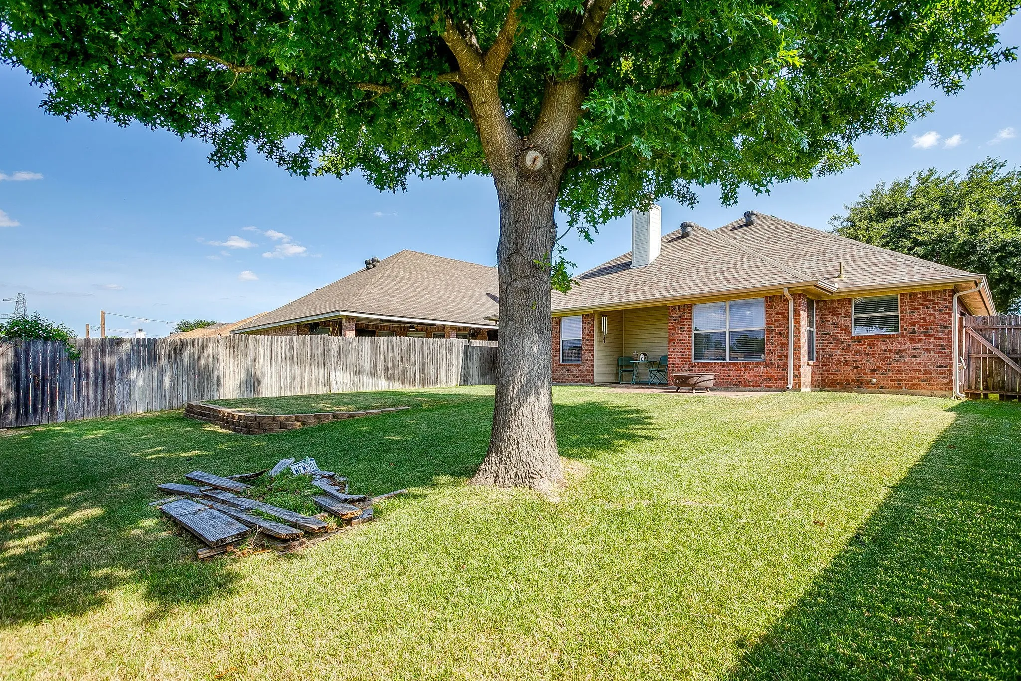 Single Family Residence For Sale in Tarrant County , 1325 Sierra Blanca Drive, Fort Worth, Texas 76028, 3 Bedroom, 2 Bathroom, 2 Garage spaces, 1,592 Sqft, built in 2006, mls#21302587, Real Estate Agent in Fort Worth, Homes For Sale in Tarrant county, Homes For Sale in Fort Worth, Realtor in Fort Worth Texas, Real Estate Brokerage Independent Realty Texas, Luminita Cordes Realtor