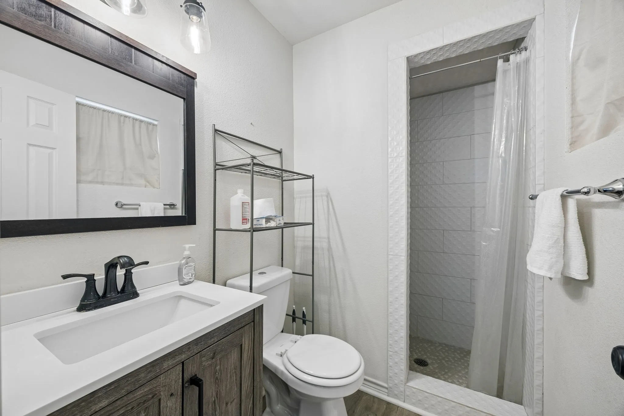 Primary Ensuite Bath
