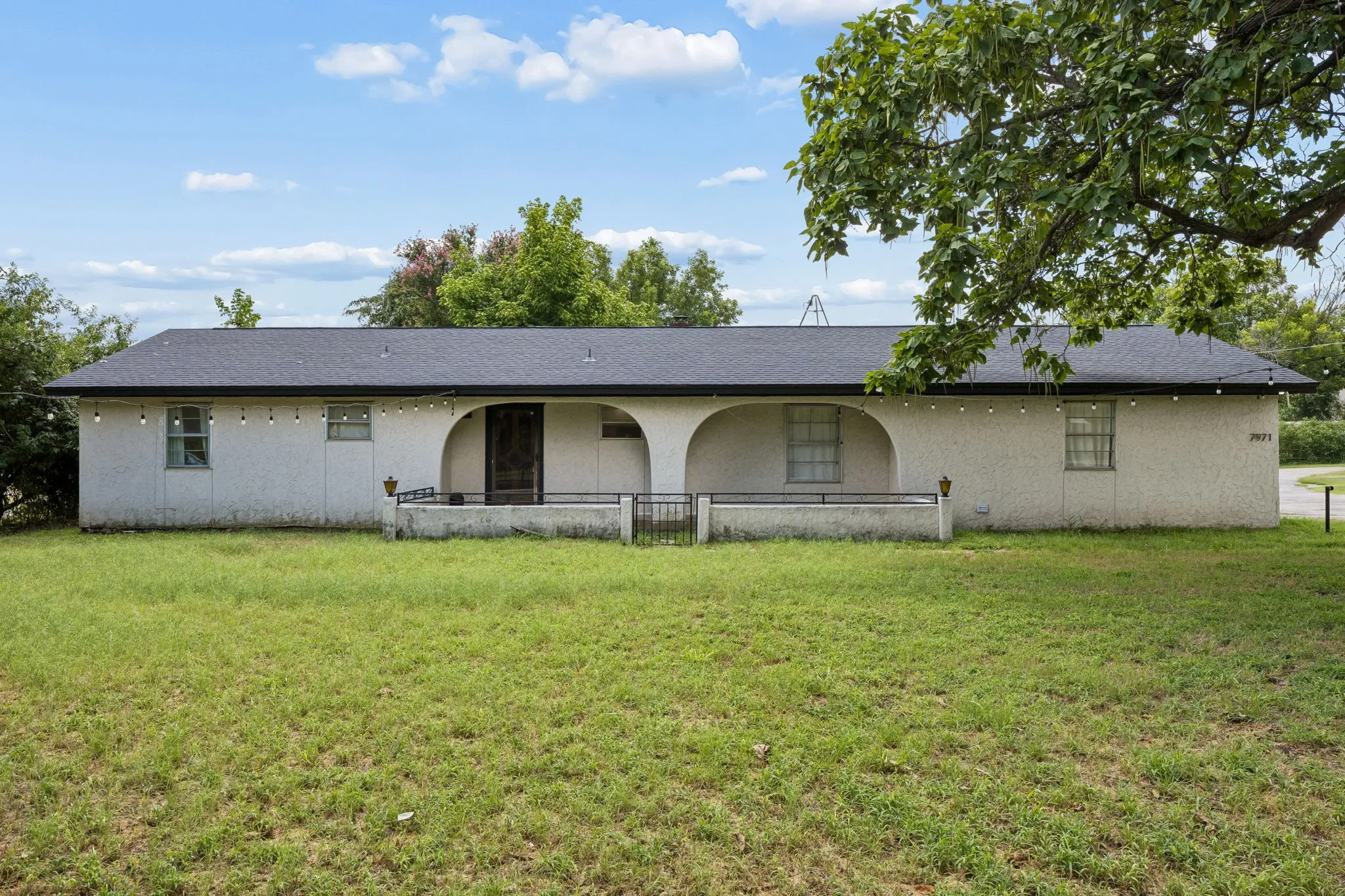 Mobile Home For Sale in Tarrant County , 7971 Peden Road, Azle, Texas 76020, 3 Bedroom, 2 Bathroom, Garage spaces, 1,917 Sqft, built in 1978, Price $400,000, mls#21323891, Real Estate Agent in Azle, Homes For Sale in Tarrant county, Homes For Sale in Azle, Realtor in Azle Texas, Real Estate Brokerage Independent Realty Texas, Luminita Cordes Realtor