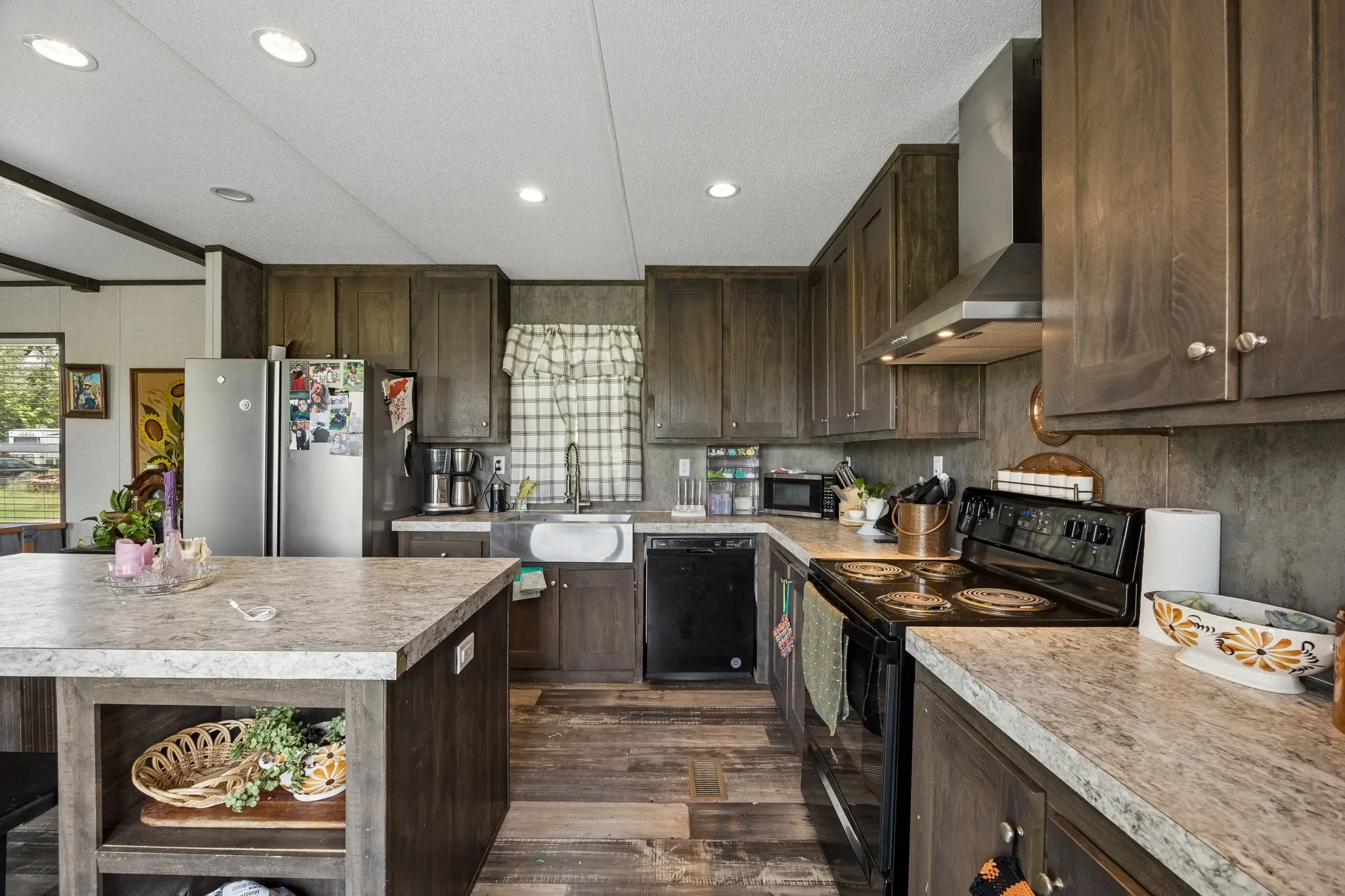 Mobile Home For Sale in Tarrant County , 7971 Peden Road, Azle, Texas 76020, 3 Bedroom, 2 Bathroom, Garage spaces, 1,917 Sqft, built in 1978, Price $400,000, mls#21323891, Real Estate Agent in Azle, Homes For Sale in Tarrant county, Homes For Sale in Azle, Realtor in Azle Texas, Real Estate Brokerage Independent Realty Texas, Luminita Cordes Realtor
