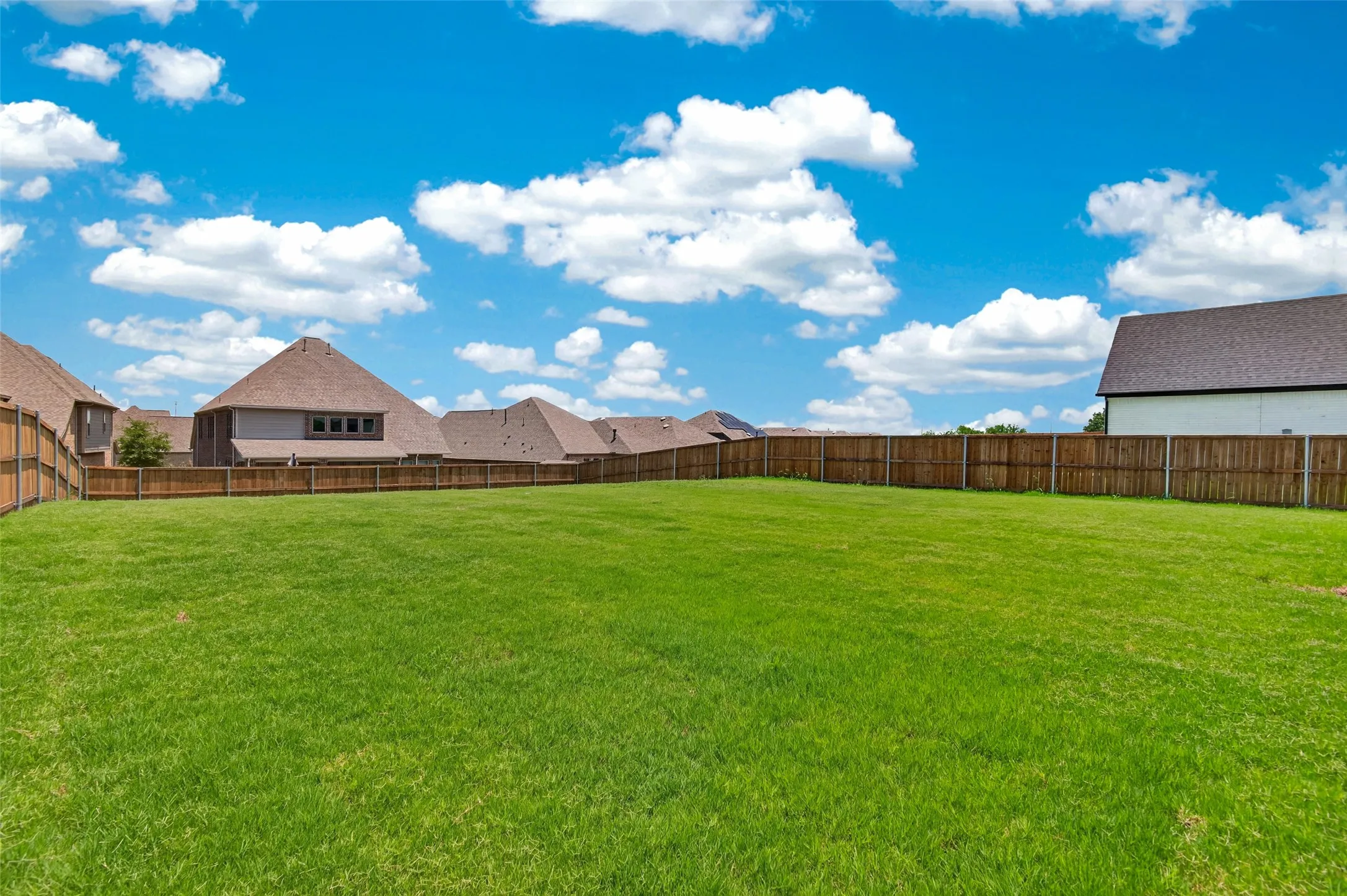 Single Family Residence For Sale in Kaufman County , 1010 Devonshire Drive N, Forney, Texas 75126, 5 Bedroom, 4 Bathroom, 2 Garage spaces, 3,349 Sqft, built in 2026, mls#21322915, Real Estate Agent in Forney, Homes For Sale in Kaufman county, Homes For Sale in Forney, Realtor in Forney Texas, Real Estate Brokerage Independent Realty Texas, Luminita Cordes Realtor