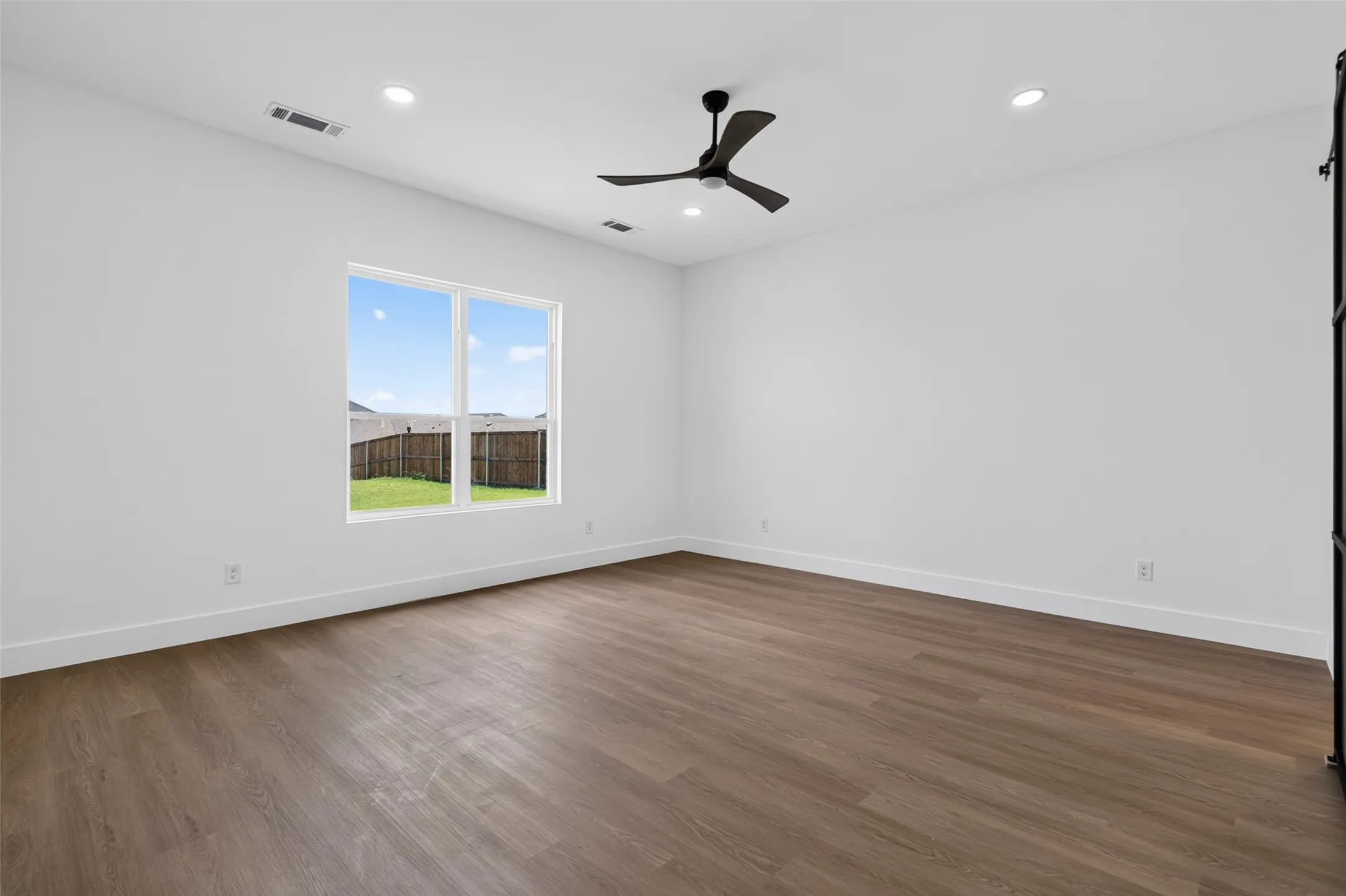 Single Family Residence For Sale in Kaufman County , 1010 Devonshire Drive N, Forney, Texas 75126, 5 Bedroom, 4 Bathroom, 2 Garage spaces, 3,349 Sqft, built in 2026, mls#21322915, Real Estate Agent in Forney, Homes For Sale in Kaufman county, Homes For Sale in Forney, Realtor in Forney Texas, Real Estate Brokerage Independent Realty Texas, Luminita Cordes Realtor