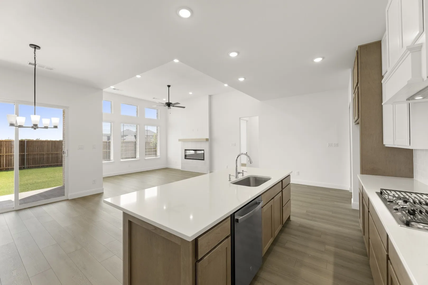 13. 5416 Sundareson - Kitchen (3)