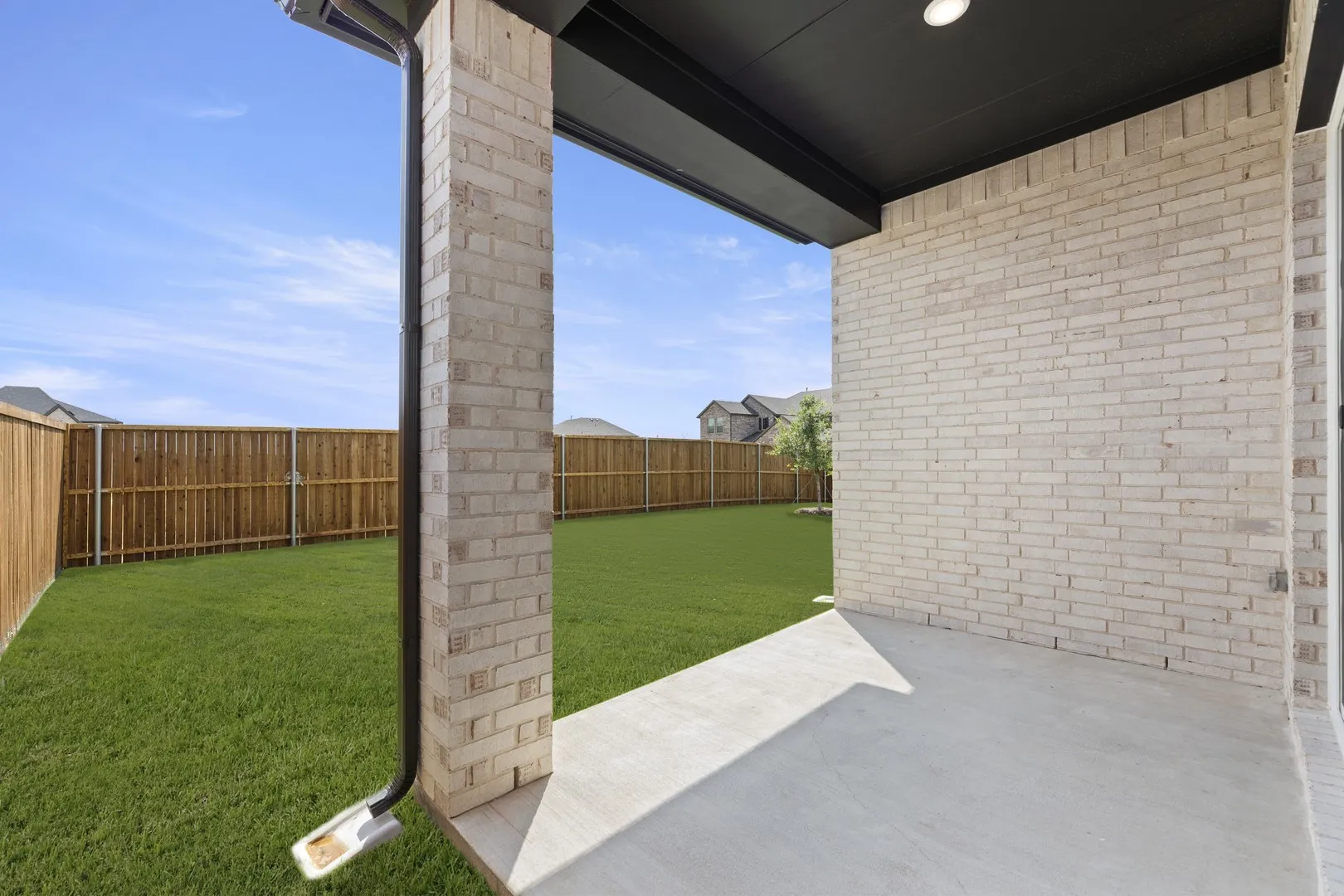 27. 5416 Sundareson - Patio