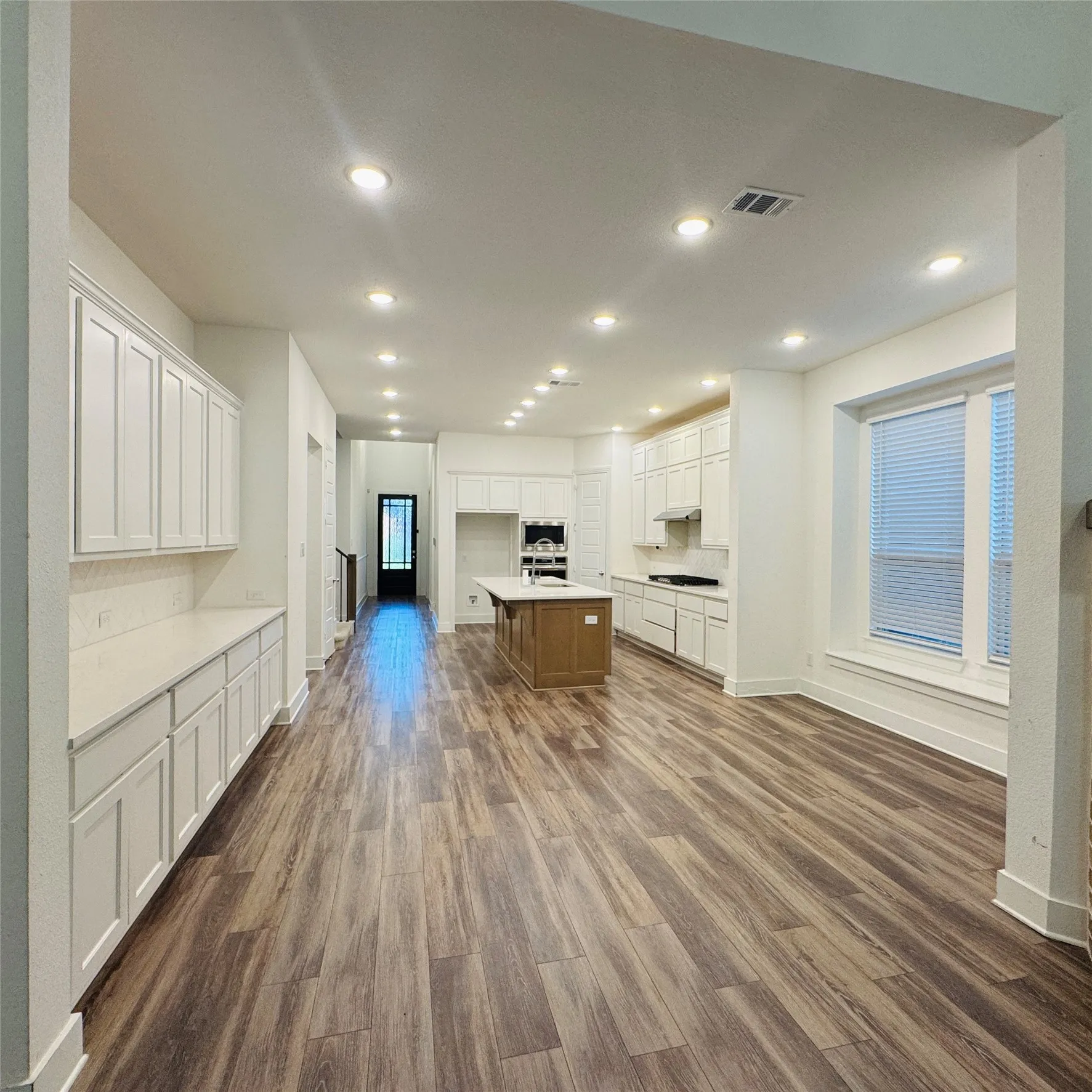 Single Family Residence For Sale in Denton County , 1804 Pelham, Aubrey, Texas 76227, 4 Bedrooms, 4 Bathrooms, 2 Garage spaces, 2,894 Sqft, built in 2023, Price $452,000, mls#21305903, Real Estate Agent in Aubrey, Homes For Sale in Denton county, Homes For Sale in Aubrey, Realtor in Aubrey Texas, Real Estate Brokerage Independent Realty Texas, Luminita Cordes Realtor