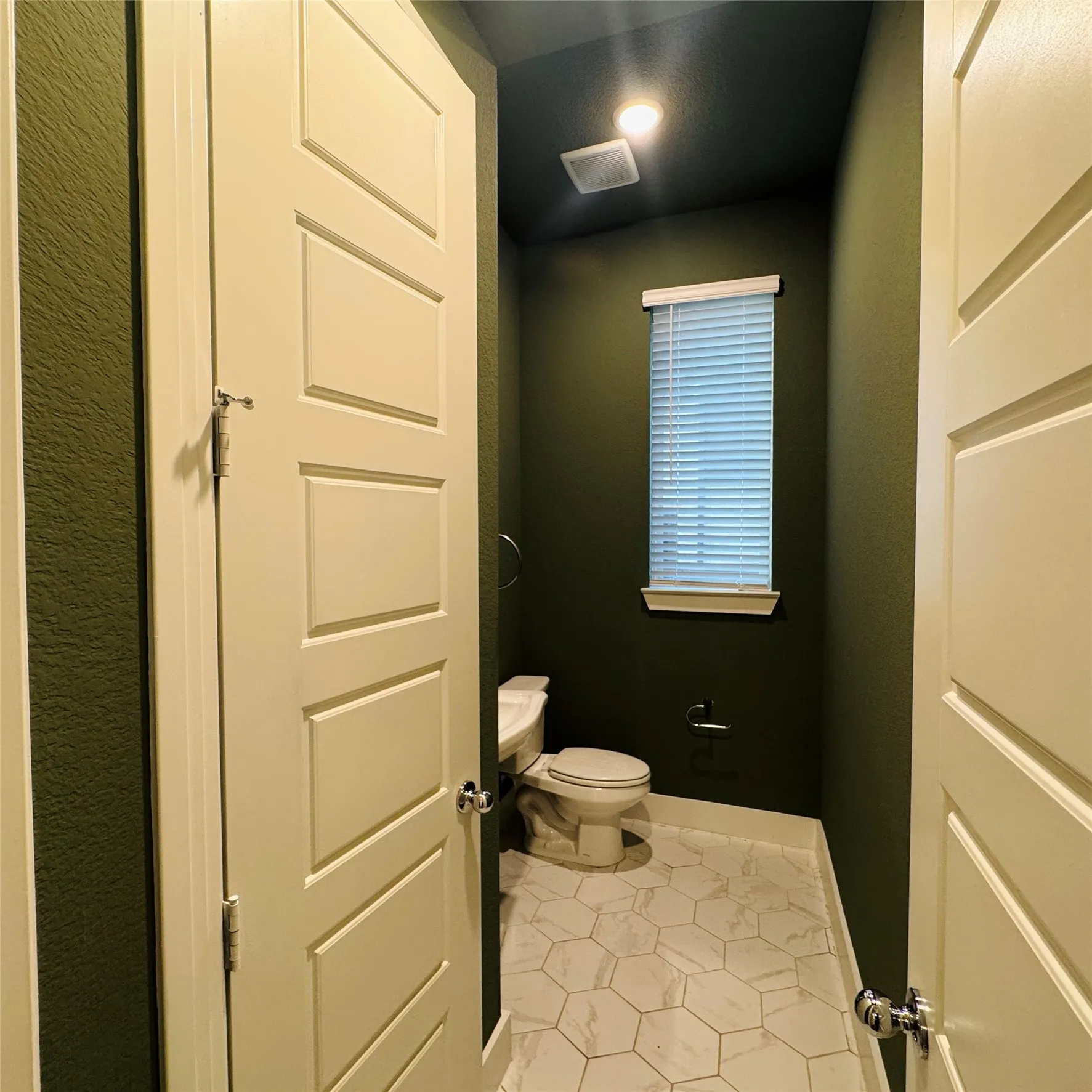 Single Family Residence For Sale in Denton County , 1804 Pelham, Aubrey, Texas 76227, 4 Bedrooms, 4 Bathrooms, 2 Garage spaces, 2,894 Sqft, built in 2023, Price $452,000, mls#21305903, Real Estate Agent in Aubrey, Homes For Sale in Denton county, Homes For Sale in Aubrey, Realtor in Aubrey Texas, Real Estate Brokerage Independent Realty Texas, Luminita Cordes Realtor