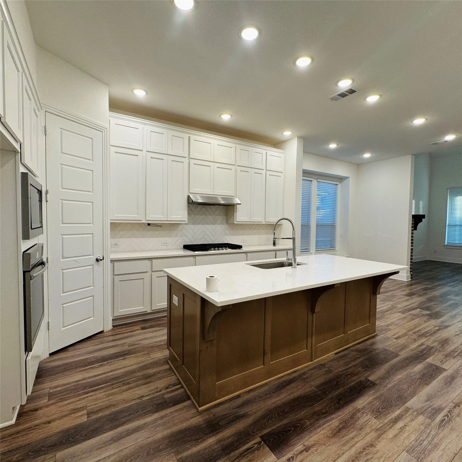 Single Family Residence For Sale in Denton County , 1804 Pelham, Aubrey, Texas 76227, 4 Bedrooms, 4 Bathrooms, 2 Garage spaces, 2,894 Sqft, built in 2023, Price $452,000, mls#21305903, Real Estate Agent in Aubrey, Homes For Sale in Denton county, Homes For Sale in Aubrey, Realtor in Aubrey Texas, Real Estate Brokerage Independent Realty Texas, Luminita Cordes Realtor