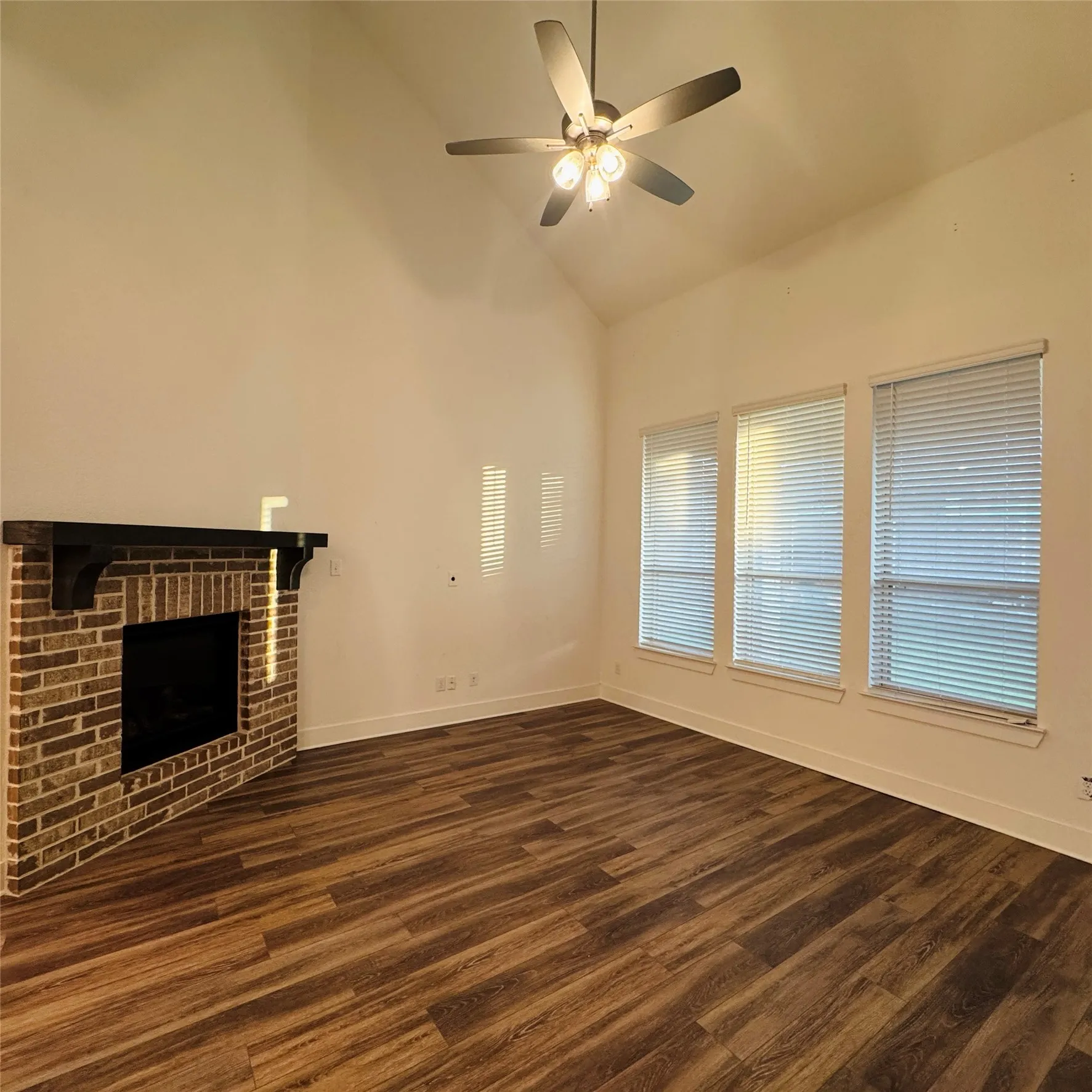 Single Family Residence For Sale in Denton County , 1804 Pelham, Aubrey, Texas 76227, 4 Bedrooms, 4 Bathrooms, 2 Garage spaces, 2,894 Sqft, built in 2023, Price $452,000, mls#21305903, Real Estate Agent in Aubrey, Homes For Sale in Denton county, Homes For Sale in Aubrey, Realtor in Aubrey Texas, Real Estate Brokerage Independent Realty Texas, Luminita Cordes Realtor