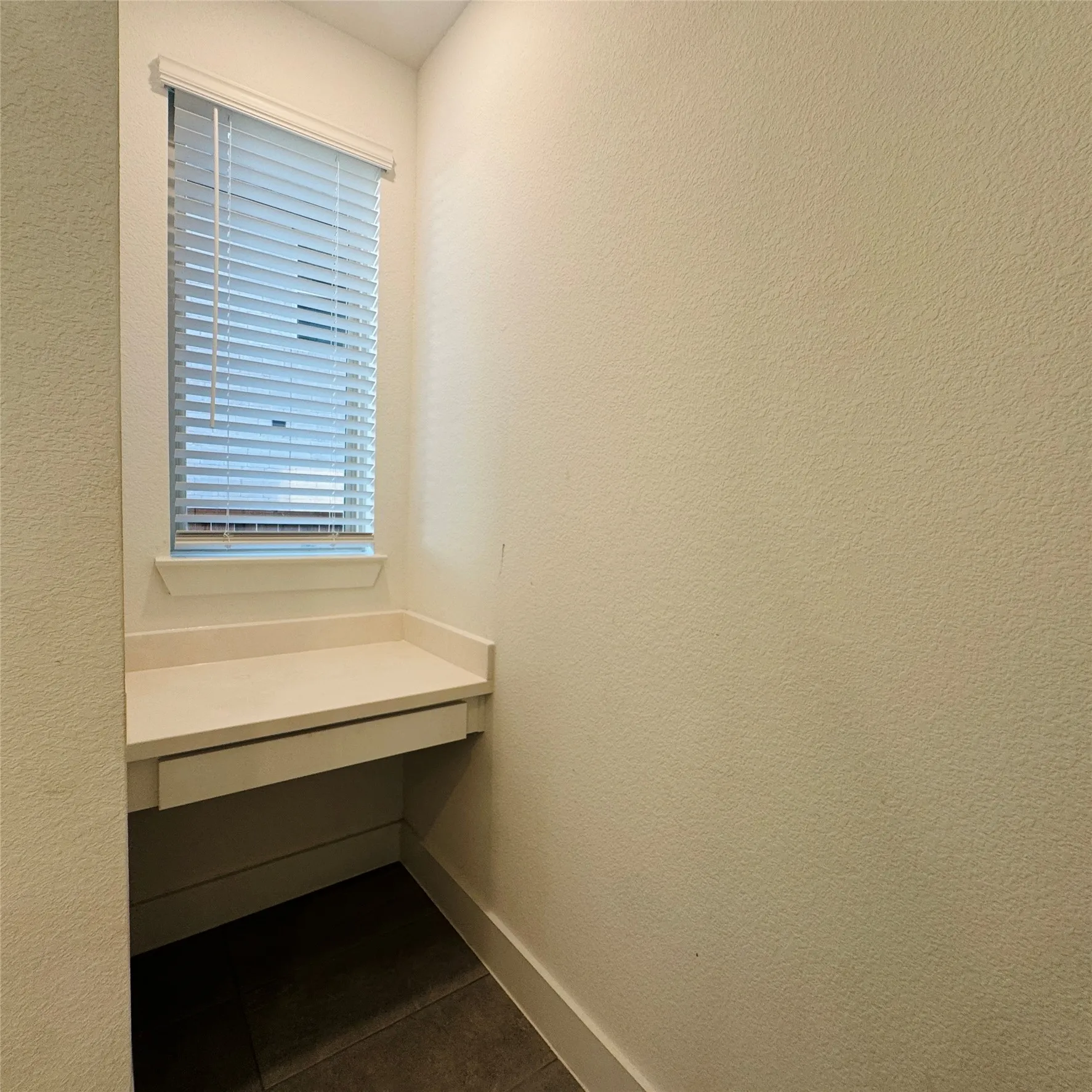 Single Family Residence For Sale in Denton County , 1804 Pelham, Aubrey, Texas 76227, 4 Bedrooms, 4 Bathrooms, 2 Garage spaces, 2,894 Sqft, built in 2023, Price $452,000, mls#21305903, Real Estate Agent in Aubrey, Homes For Sale in Denton county, Homes For Sale in Aubrey, Realtor in Aubrey Texas, Real Estate Brokerage Independent Realty Texas, Luminita Cordes Realtor
