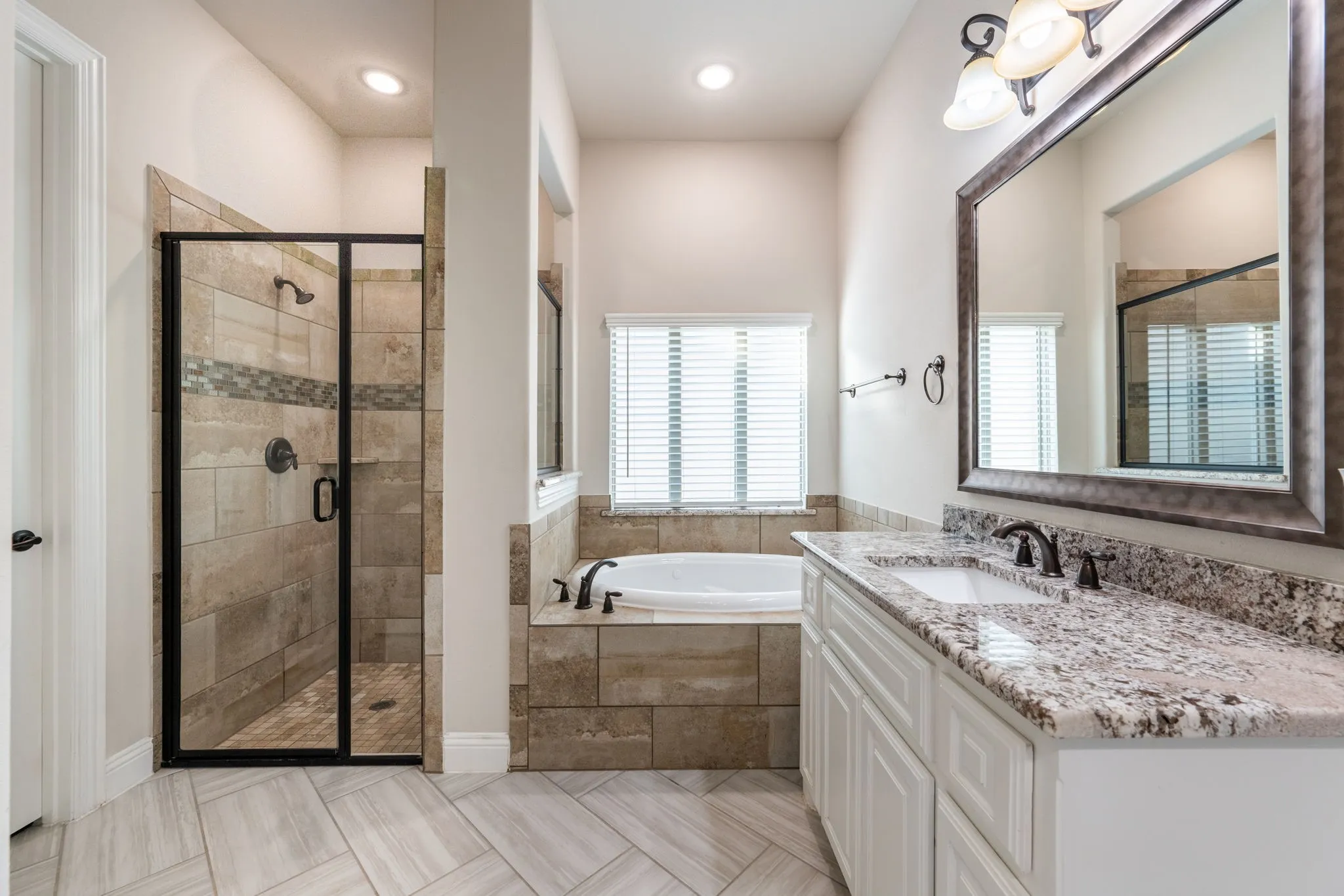 Single Family Residence For Sale in Rockwall County , 634 Emerson Drive, Rockwall, Texas 75087, 4 Bedroom, 4 Bathroom, 3 Garage spaces, 3,533 Sqft, built in 2020, mls#21324858, Real Estate Agent in Rockwall, Homes For Sale in Rockwall county, Homes For Sale in Rockwall, Realtor in Rockwall Texas, Real Estate Brokerage Independent Realty Texas, Luminita Cordes Realtor