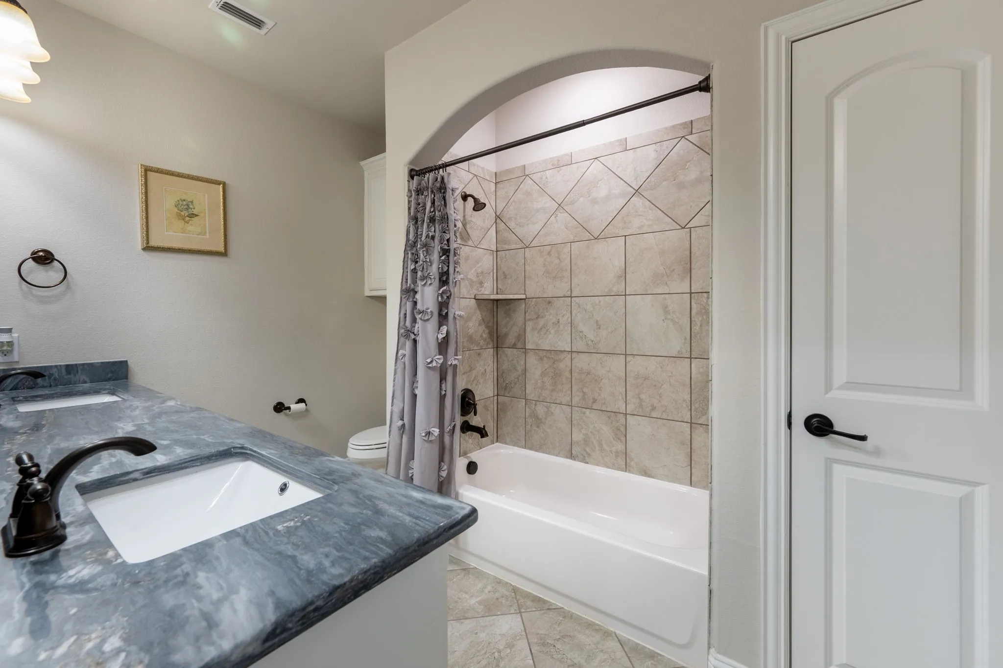 Single Family Residence For Sale in Rockwall County , 634 Emerson Drive, Rockwall, Texas 75087, 4 Bedroom, 4 Bathroom, 3 Garage spaces, 3,533 Sqft, built in 2020, mls#21324858, Real Estate Agent in Rockwall, Homes For Sale in Rockwall county, Homes For Sale in Rockwall, Realtor in Rockwall Texas, Real Estate Brokerage Independent Realty Texas, Luminita Cordes Realtor