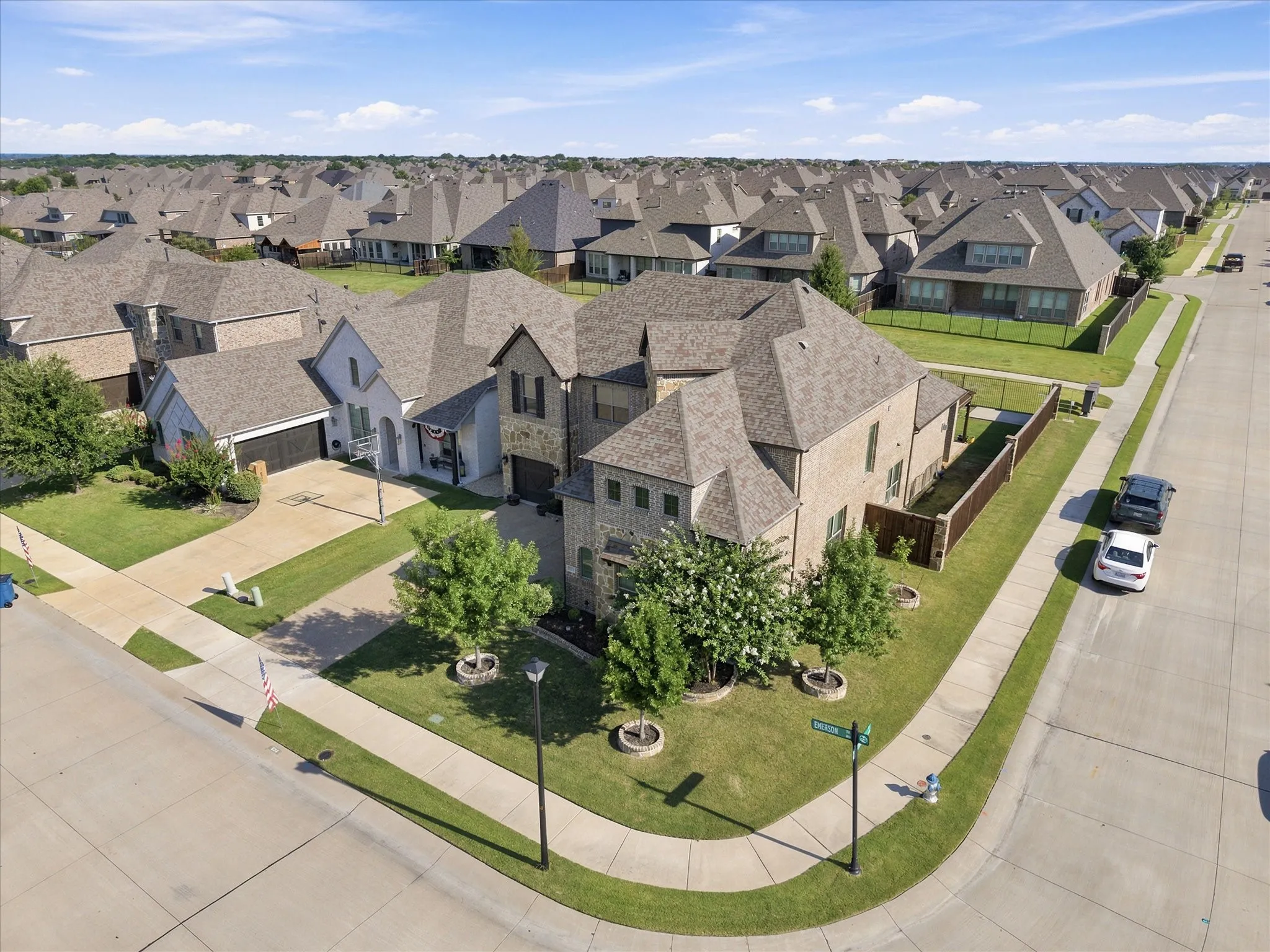Single Family Residence For Sale in Rockwall County , 634 Emerson Drive, Rockwall, Texas 75087, 4 Bedroom, 4 Bathroom, 3 Garage spaces, 3,533 Sqft, built in 2020, mls#21324858, Real Estate Agent in Rockwall, Homes For Sale in Rockwall county, Homes For Sale in Rockwall, Realtor in Rockwall Texas, Real Estate Brokerage Independent Realty Texas, Luminita Cordes Realtor