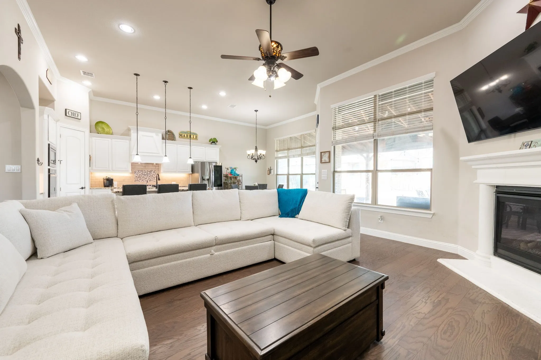 Single Family Residence For Sale in Rockwall County , 634 Emerson Drive, Rockwall, Texas 75087, 4 Bedroom, 4 Bathroom, 3 Garage spaces, 3,533 Sqft, built in 2020, mls#21324858, Real Estate Agent in Rockwall, Homes For Sale in Rockwall county, Homes For Sale in Rockwall, Realtor in Rockwall Texas, Real Estate Brokerage Independent Realty Texas, Luminita Cordes Realtor