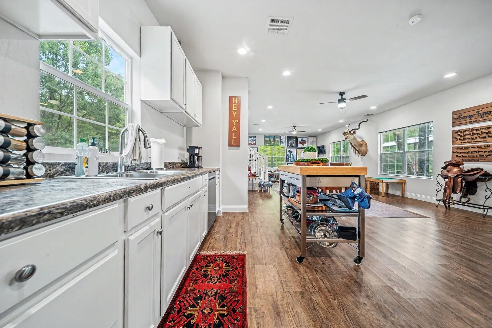 Single Family Residence For Sale in Henderson County , 7102 Tejas Bend, Mabank, Texas 75156, 3 Bedroom, 2 Bathroom, Garage spaces, 1,600 Sqft, built in 2020, mls#21325173, Real Estate Agent in Mabank, Homes For Sale in Henderson county, Homes For Sale in Mabank, Realtor in Mabank Texas, Real Estate Brokerage Independent Realty Texas, Luminita Cordes Realtor