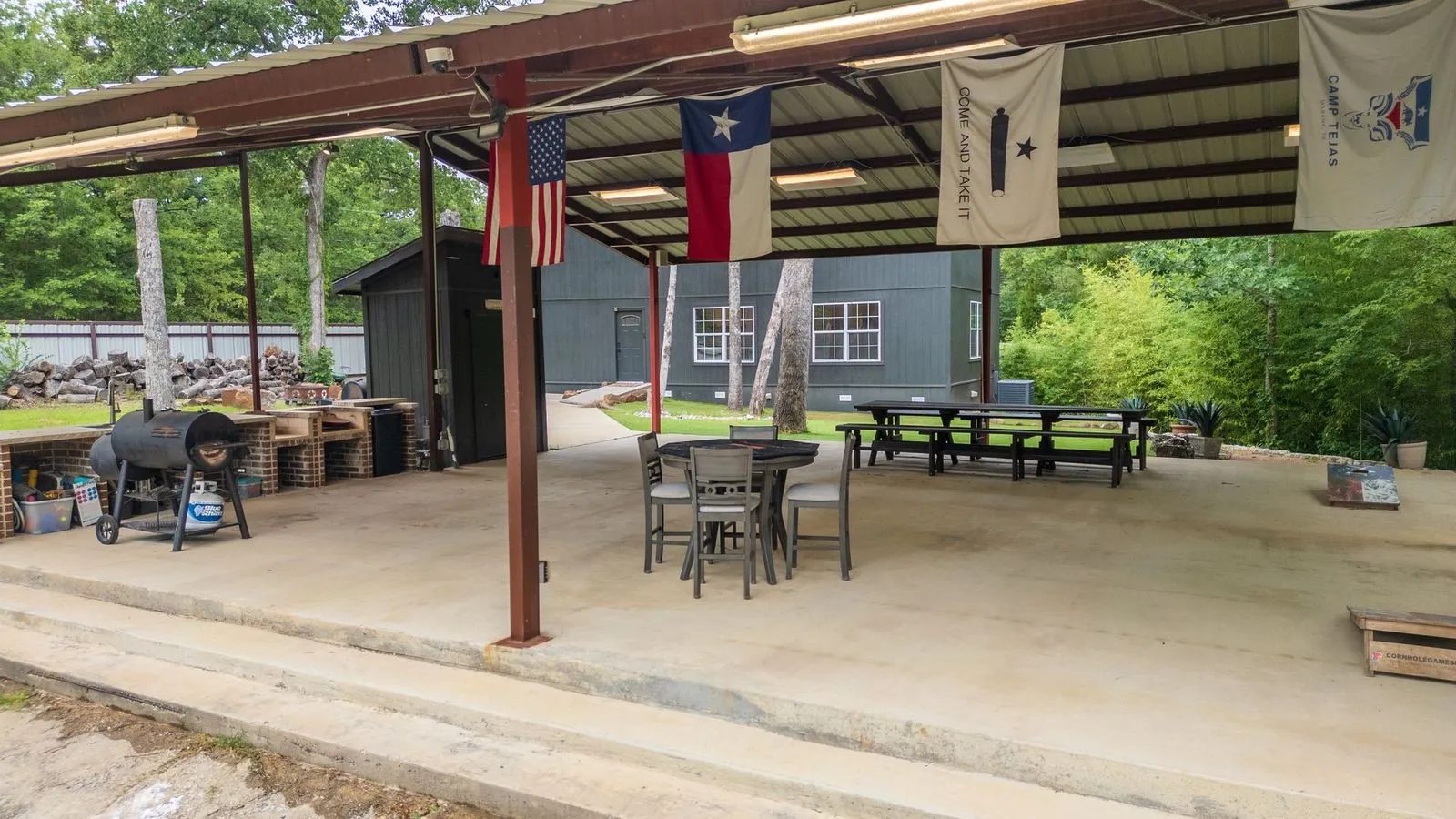 Single Family Residence For Sale in Henderson County , 7102 Tejas Bend, Mabank, Texas 75156, 3 Bedroom, 2 Bathroom, Garage spaces, 1,600 Sqft, built in 2020, mls#21325173, Real Estate Agent in Mabank, Homes For Sale in Henderson county, Homes For Sale in Mabank, Realtor in Mabank Texas, Real Estate Brokerage Independent Realty Texas, Luminita Cordes Realtor