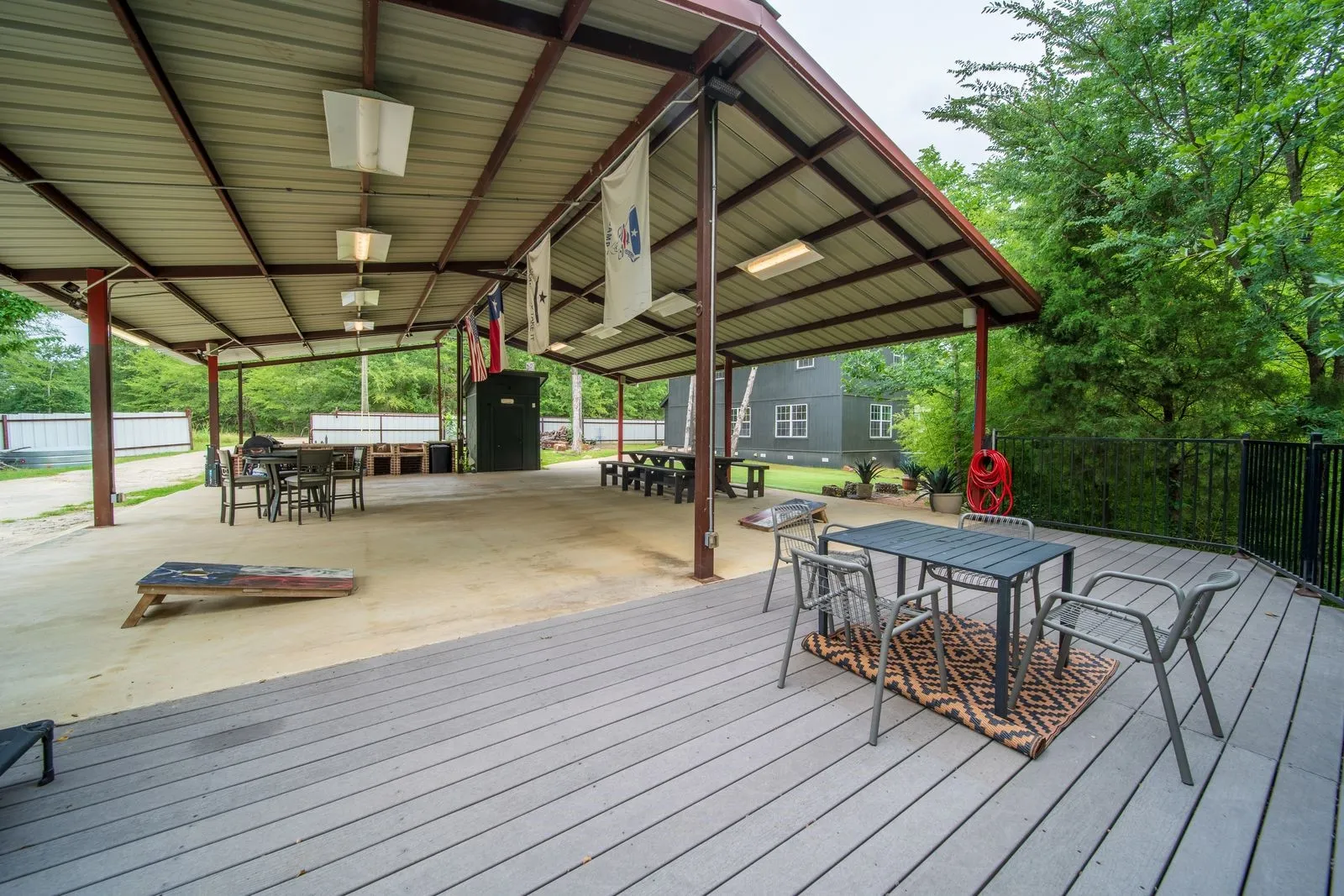Single Family Residence For Sale in Henderson County , 7102 Tejas Bend, Mabank, Texas 75156, 3 Bedroom, 2 Bathroom, Garage spaces, 1,600 Sqft, built in 2020, mls#21325173, Real Estate Agent in Mabank, Homes For Sale in Henderson county, Homes For Sale in Mabank, Realtor in Mabank Texas, Real Estate Brokerage Independent Realty Texas, Luminita Cordes Realtor