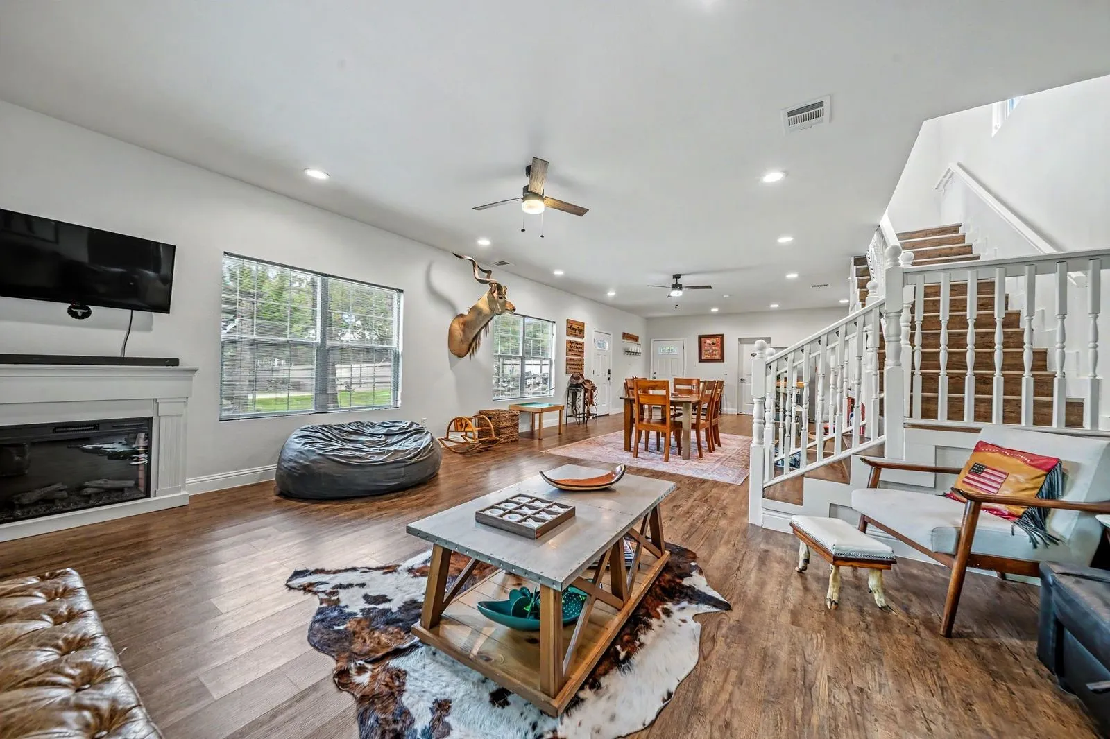 Single Family Residence For Sale in Henderson County , 7102 Tejas Bend, Mabank, Texas 75156, 3 Bedroom, 2 Bathroom, Garage spaces, 1,600 Sqft, built in 2020, mls#21325173, Real Estate Agent in Mabank, Homes For Sale in Henderson county, Homes For Sale in Mabank, Realtor in Mabank Texas, Real Estate Brokerage Independent Realty Texas, Luminita Cordes Realtor