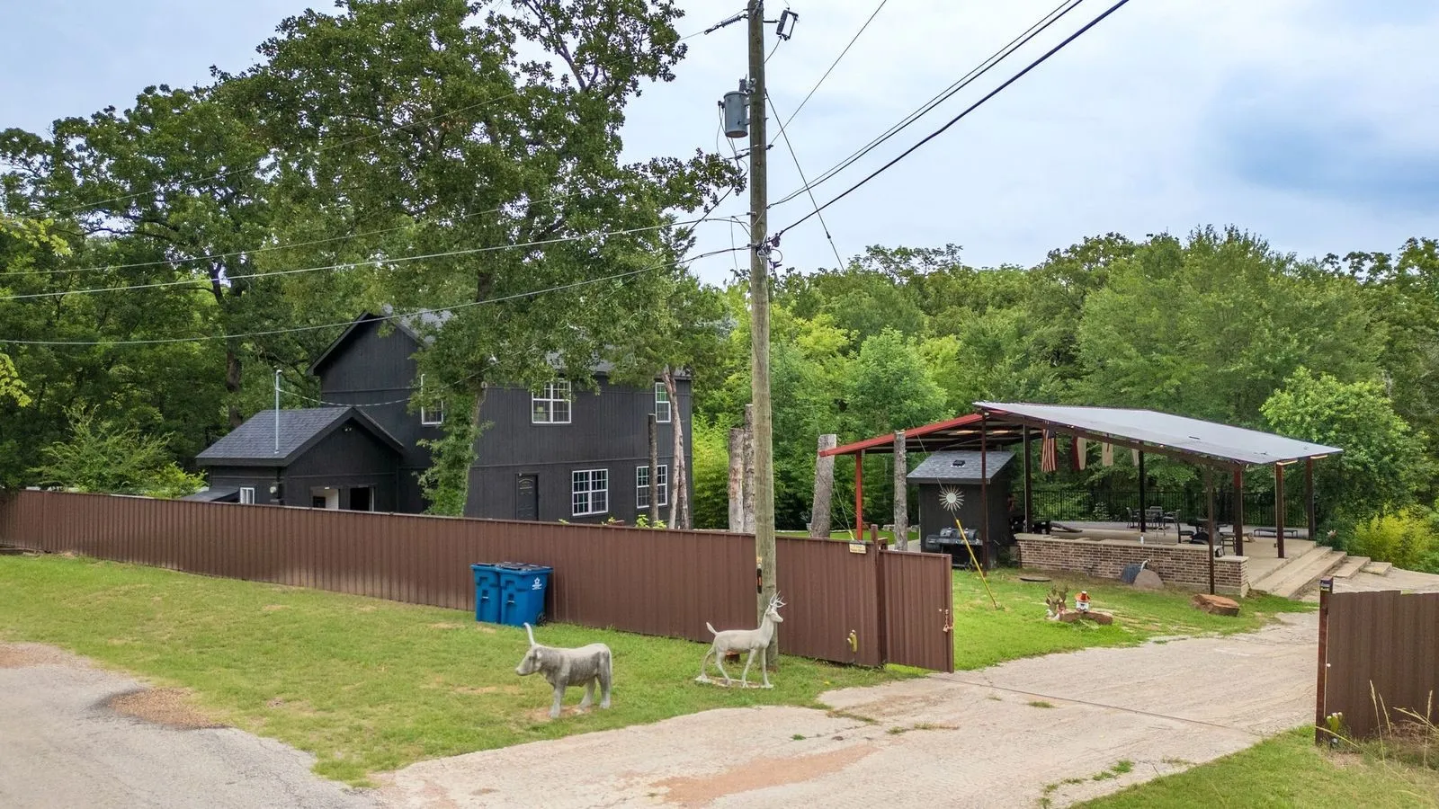 Single Family Residence For Sale in Henderson County , 7102 Tejas Bend, Mabank, Texas 75156, 3 Bedroom, 2 Bathroom, Garage spaces, 1,600 Sqft, built in 2020, mls#21325173, Real Estate Agent in Mabank, Homes For Sale in Henderson county, Homes For Sale in Mabank, Realtor in Mabank Texas, Real Estate Brokerage Independent Realty Texas, Luminita Cordes Realtor