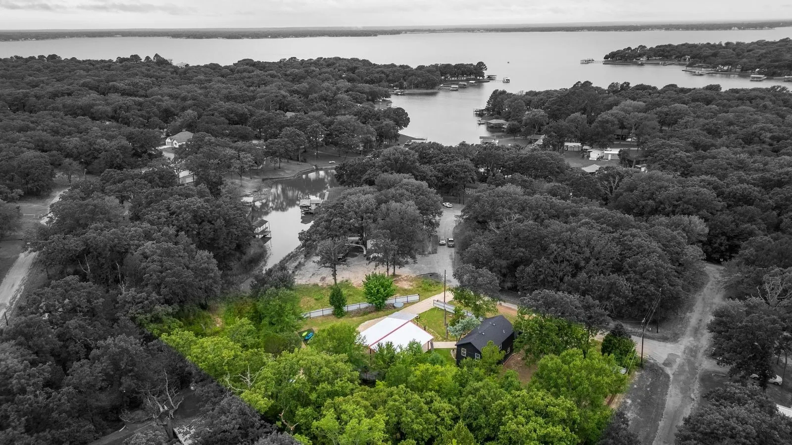 Single Family Residence For Sale in Henderson County , 7102 Tejas Bend, Mabank, Texas 75156, 3 Bedroom, 2 Bathroom, Garage spaces, 1,600 Sqft, built in 2020, mls#21325173, Real Estate Agent in Mabank, Homes For Sale in Henderson county, Homes For Sale in Mabank, Realtor in Mabank Texas, Real Estate Brokerage Independent Realty Texas, Luminita Cordes Realtor