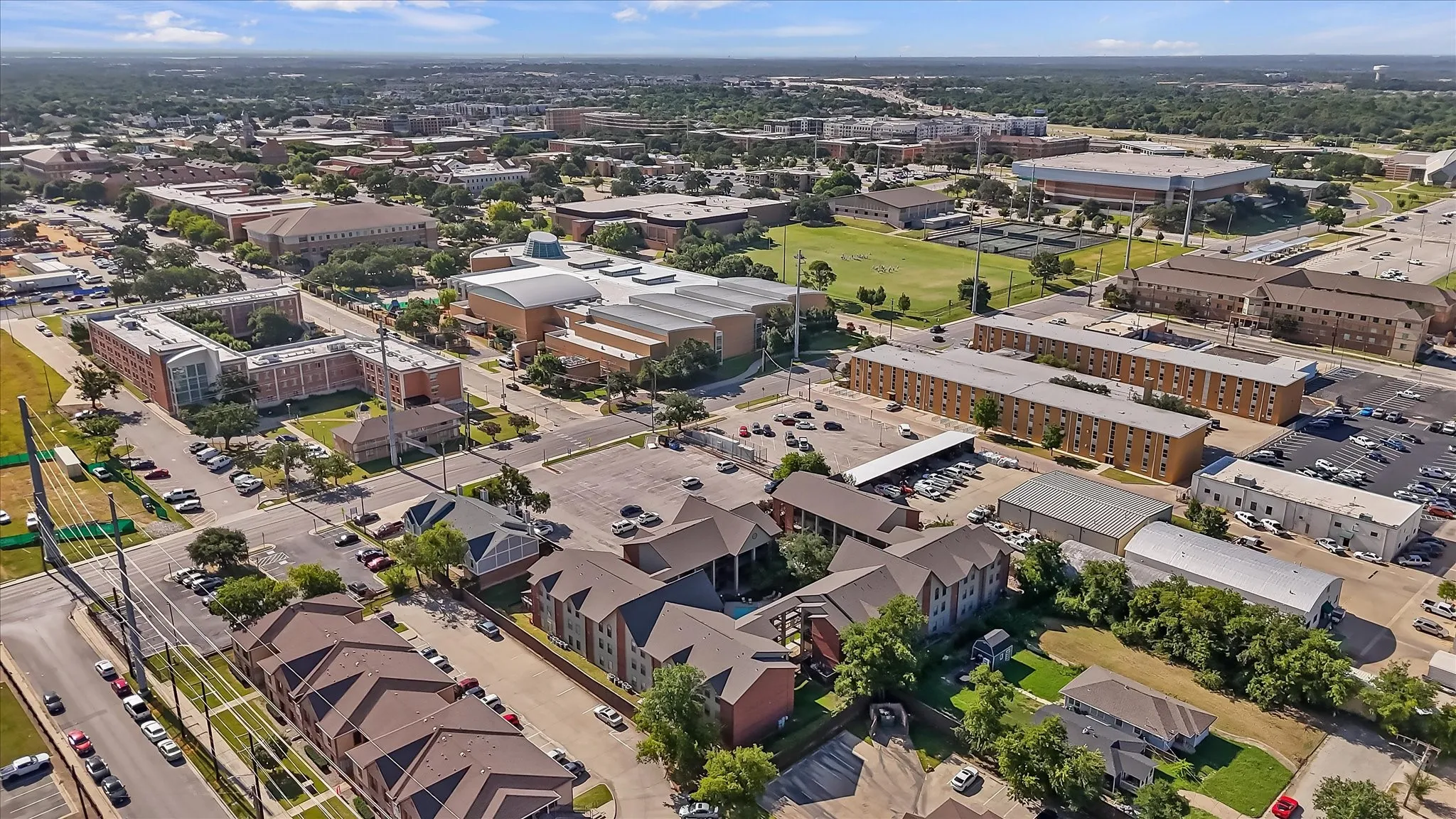 Condominium For Sale in Denton County , 218 N Texas Boulevard 306, Denton, Texas 76201, 2 Bedroom, 2 Bathroom, Garage spaces, 955 Sqft, built in 1985, mls#21325181, Real Estate Agent in Denton, Homes For Sale in Denton county, Homes For Sale in Denton, Realtor in Denton Texas, Real Estate Brokerage Independent Realty Texas, Luminita Cordes Realtor