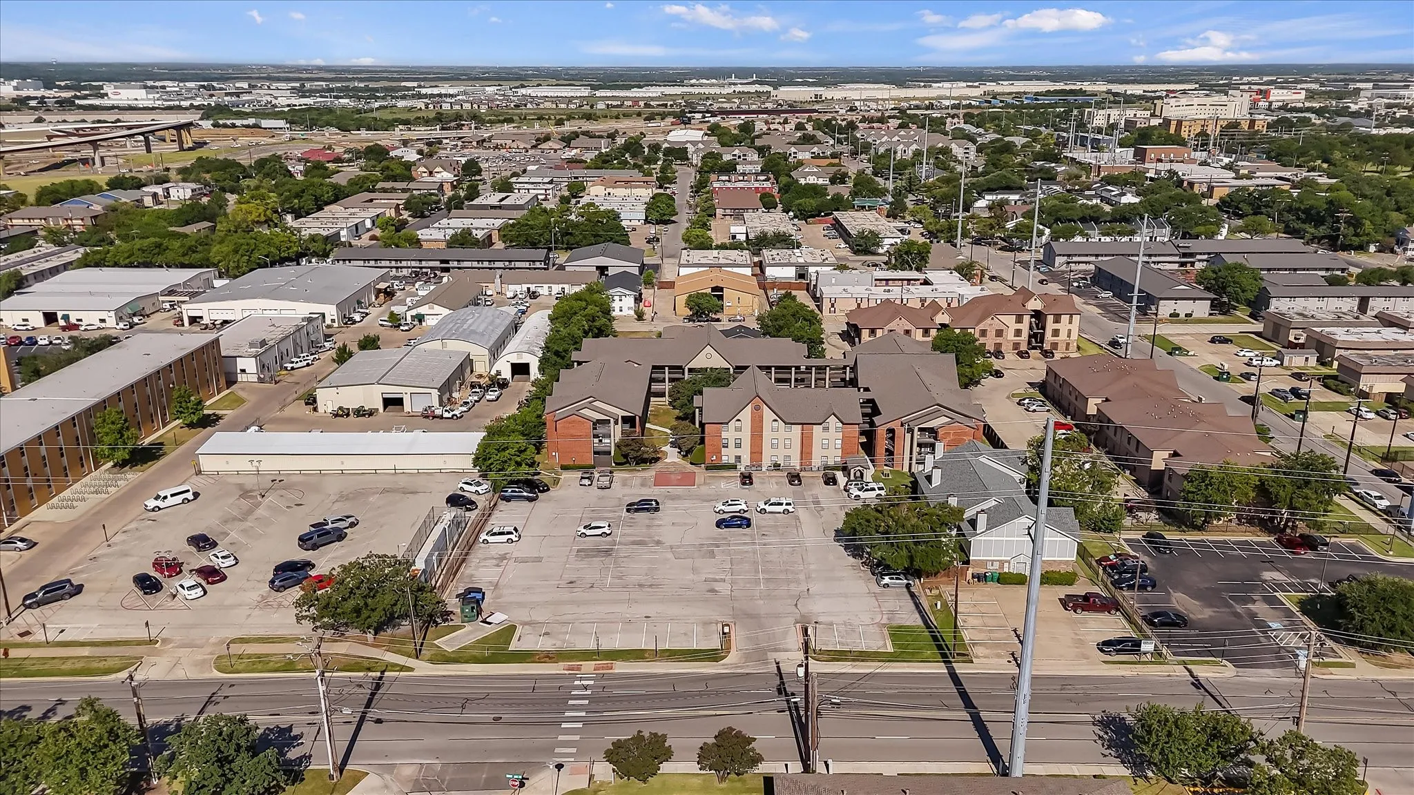 Condominium For Sale in Denton County , 218 N Texas Boulevard 306, Denton, Texas 76201, 2 Bedroom, 2 Bathroom, Garage spaces, 955 Sqft, built in 1985, mls#21325181, Real Estate Agent in Denton, Homes For Sale in Denton county, Homes For Sale in Denton, Realtor in Denton Texas, Real Estate Brokerage Independent Realty Texas, Luminita Cordes Realtor