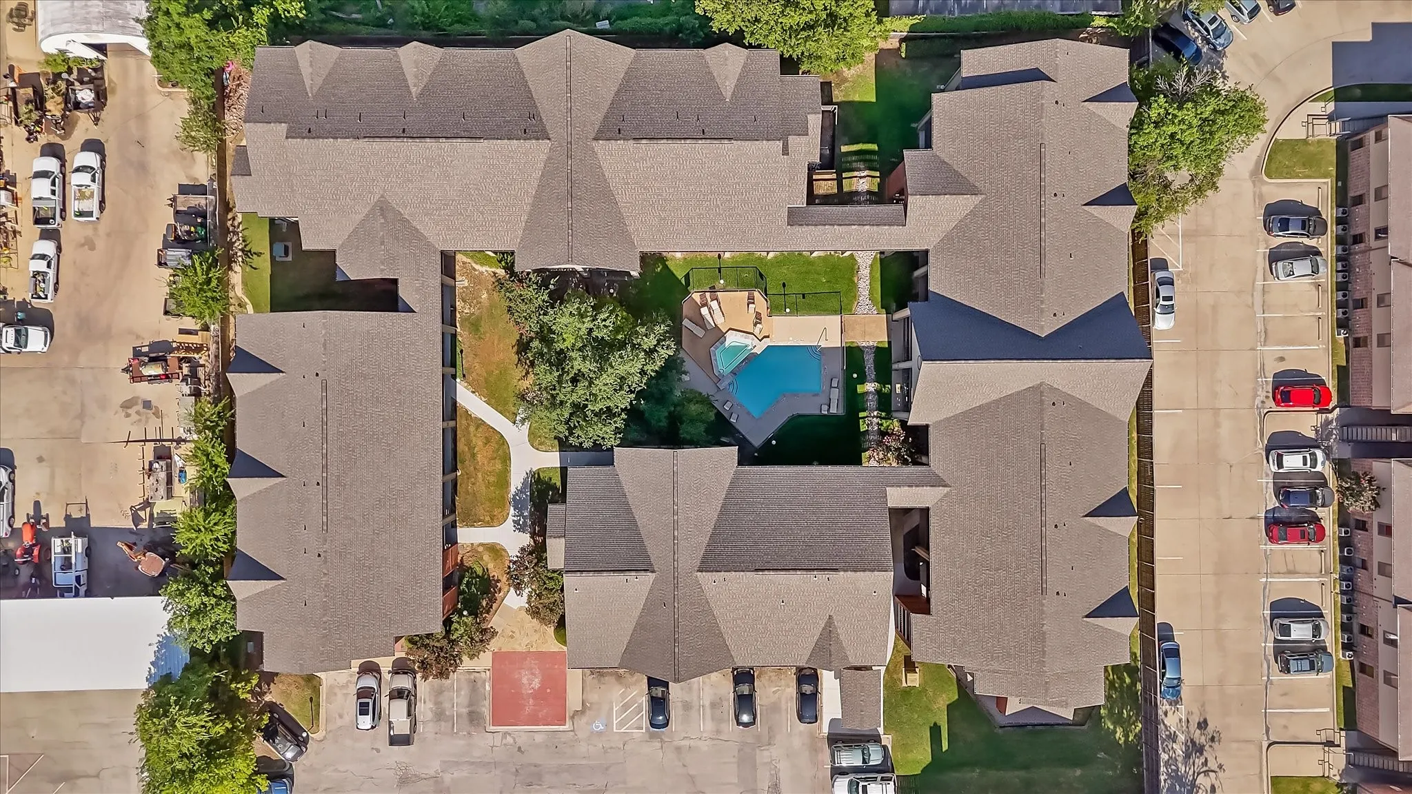 Condominium For Sale in Denton County , 218 N Texas Boulevard 306, Denton, Texas 76201, 2 Bedroom, 2 Bathroom, Garage spaces, 955 Sqft, built in 1985, mls#21325181, Real Estate Agent in Denton, Homes For Sale in Denton county, Homes For Sale in Denton, Realtor in Denton Texas, Real Estate Brokerage Independent Realty Texas, Luminita Cordes Realtor