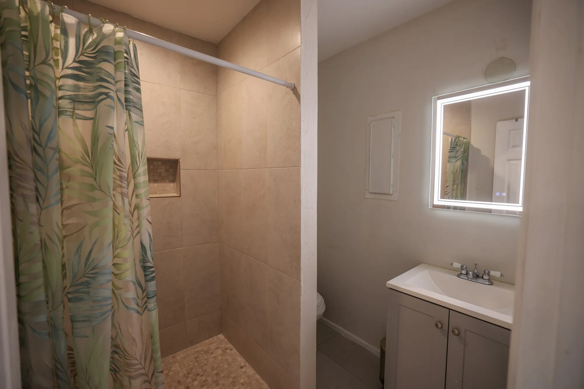 Apartment For Rent in Tarrant County , 3808 S Timberline Drive, Fort Worth, Texas 76119, 0, 1 Bathroom, Garage spaces, 400 Sqft, built in 1957, Price $985, mls#21325192, Real Estate Agent in Fort Worth, Homes For Rent in Tarrant county, Homes For Rent in Fort Worth, Realtor in Fort Worth Texas, Real Estate Brokerage Independent Realty Texas, Luminita Cordes Realtor