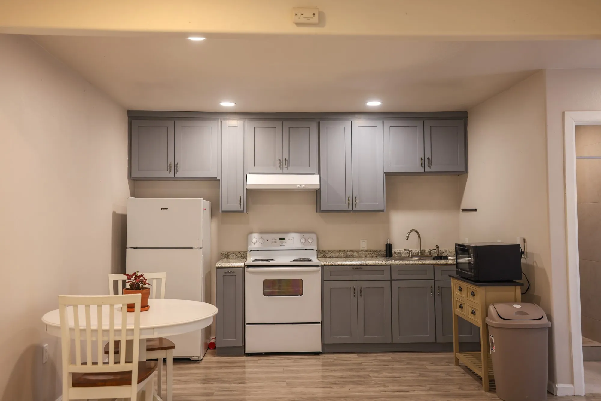 Apartment For Rent in Tarrant County , 3808 S Timberline Drive, Fort Worth, Texas 76119, 0, 1 Bathroom, Garage spaces, 400 Sqft, built in 1957, Price $985, mls#21325192, Real Estate Agent in Fort Worth, Homes For Rent in Tarrant county, Homes For Rent in Fort Worth, Realtor in Fort Worth Texas, Real Estate Brokerage Independent Realty Texas, Luminita Cordes Realtor