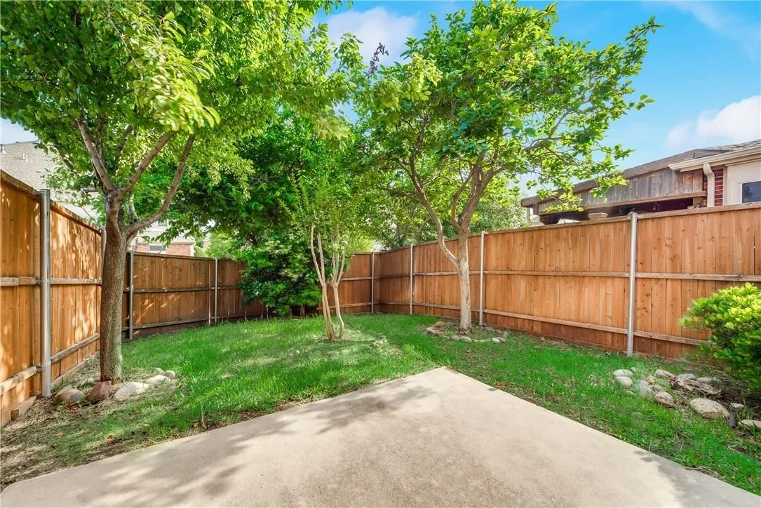 Duplex For Rent in Collin County , 11423 Fountainbridge Drive, Frisco, Texas 75035, 4 Bedroom, 3 Bathroom, 2 Garage spaces, 1,901 Sqft, built in 2002, mls#21325204, Real Estate Agent in Frisco, Homes For Rent in Collin county, Homes For Rent in Frisco, Realtor in Frisco Texas, Real Estate Brokerage Independent Realty Texas, Luminita Cordes Realtor