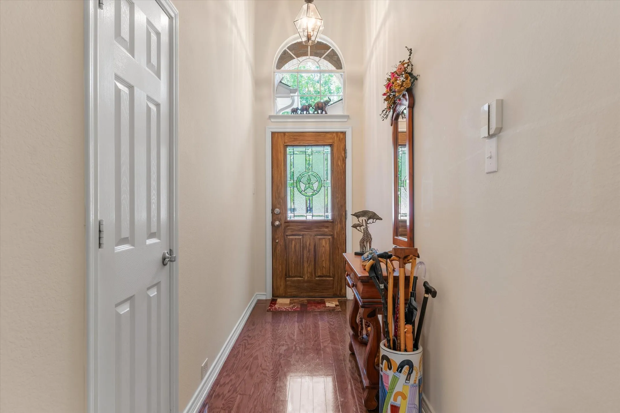 Single Family Residence For Sale in Kaufman County , 2114 Pecan Ridge Drive, Forney, Texas 75126, 4 Bedroom, 2 Bathroom, 2 Garage spaces, 1,901 Sqft, built in 2006, mls#21322453, Real Estate Agent in Forney, Homes For Sale in Kaufman county, Homes For Sale in Forney, Realtor in Forney Texas, Real Estate Brokerage Independent Realty Texas, Luminita Cordes Realtor
