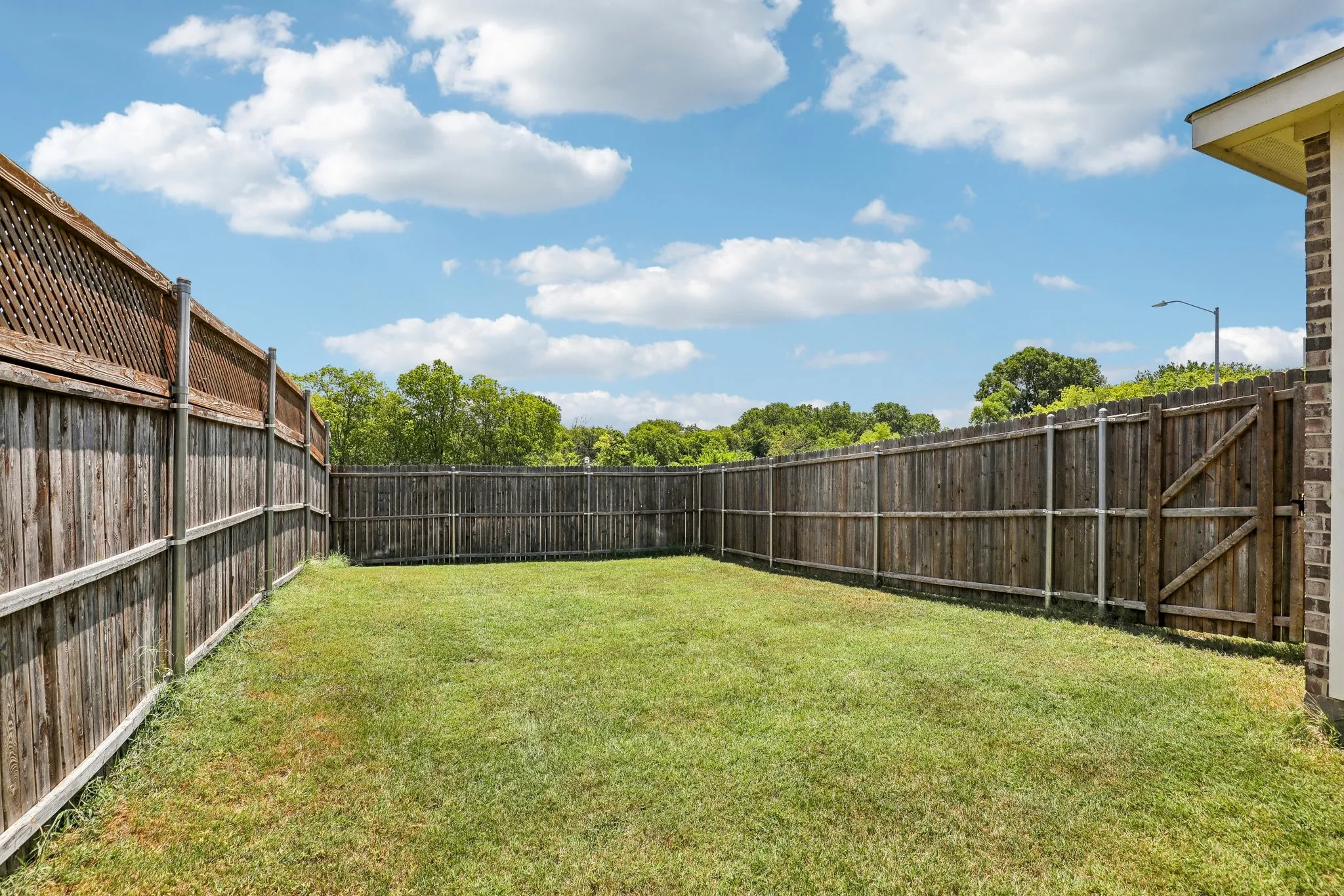 Single Family Residence For Sale in Tarrant County , 5300 Shady Springs Trail, Fort Worth, Texas 76179, 4 Bedroom, 2 Bathroom, 2 Garage spaces, 1,897 Sqft, built in 2019, mls#21322491, Real Estate Agent in Fort Worth, Homes For Sale in Tarrant county, Homes For Sale in Fort Worth, Realtor in Fort Worth Texas, Real Estate Brokerage Independent Realty Texas, Luminita Cordes Realtor