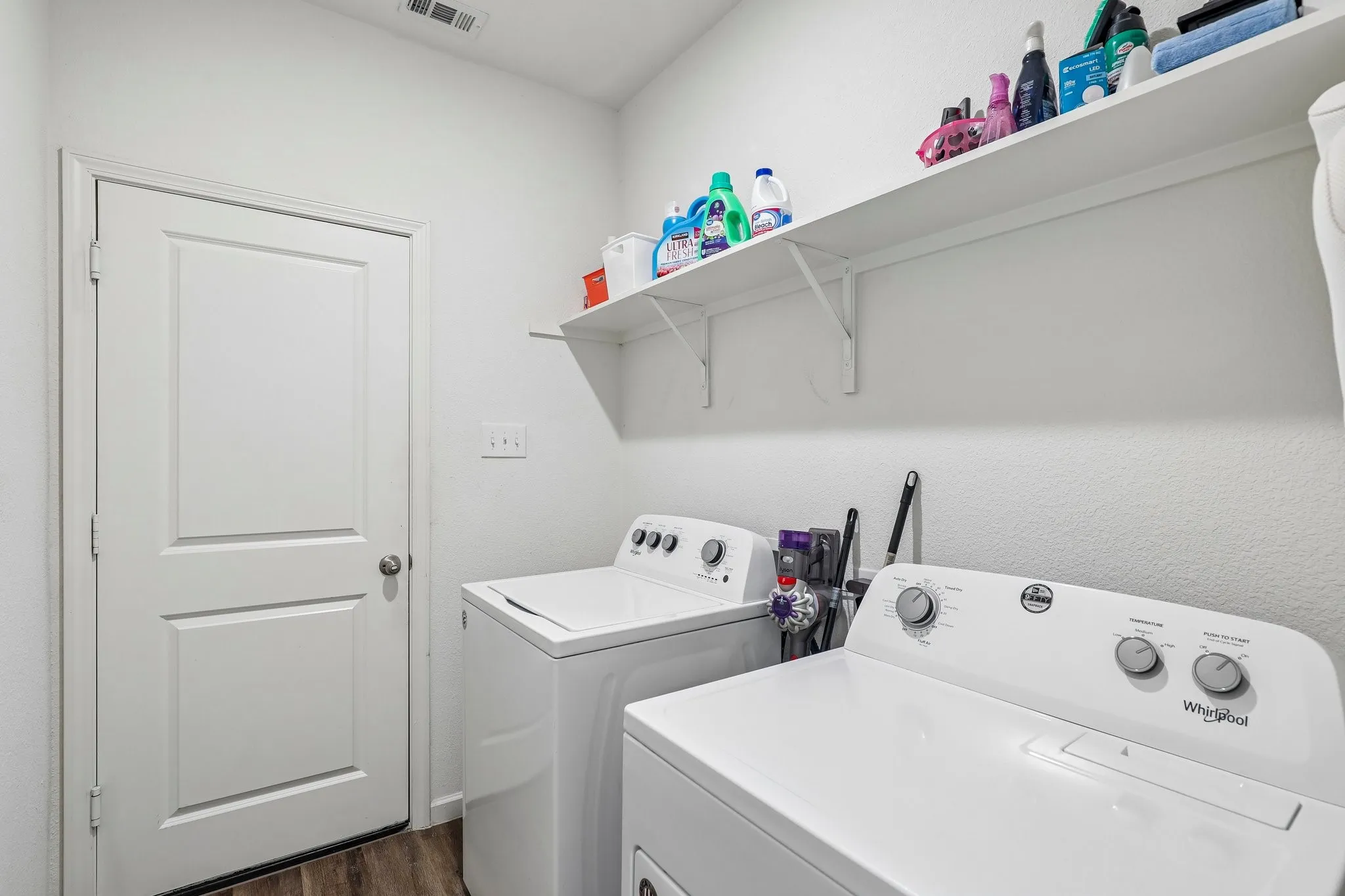 Single Family Residence For Sale in Tarrant County , 5300 Shady Springs Trail, Fort Worth, Texas 76179, 4 Bedroom, 2 Bathroom, 2 Garage spaces, 1,897 Sqft, built in 2019, mls#21322491, Real Estate Agent in Fort Worth, Homes For Sale in Tarrant county, Homes For Sale in Fort Worth, Realtor in Fort Worth Texas, Real Estate Brokerage Independent Realty Texas, Luminita Cordes Realtor
