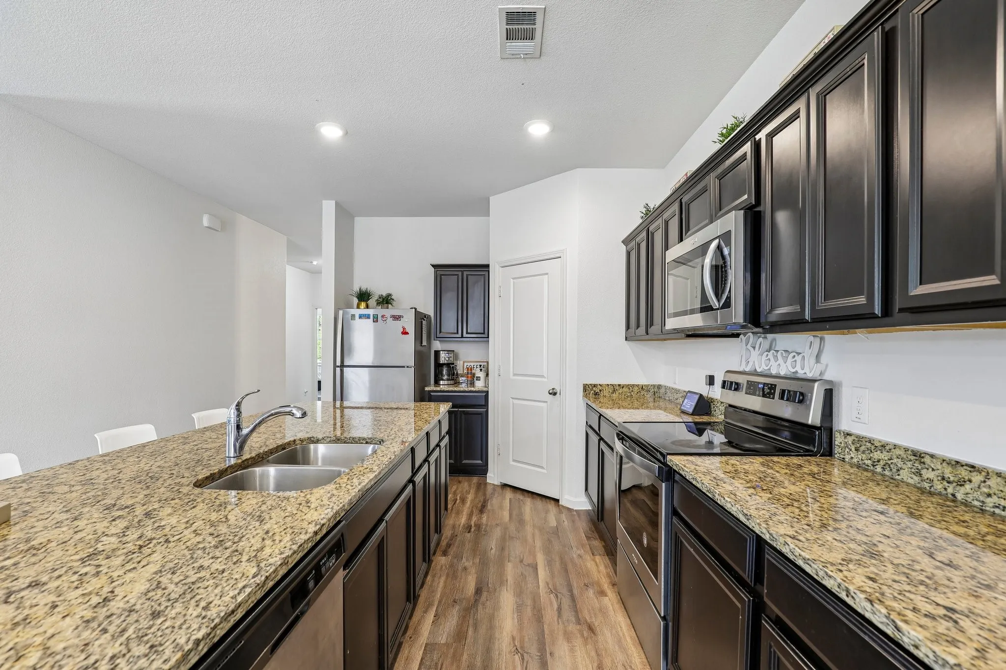 Single Family Residence For Sale in Tarrant County , 5300 Shady Springs Trail, Fort Worth, Texas 76179, 4 Bedroom, 2 Bathroom, 2 Garage spaces, 1,897 Sqft, built in 2019, mls#21322491, Real Estate Agent in Fort Worth, Homes For Sale in Tarrant county, Homes For Sale in Fort Worth, Realtor in Fort Worth Texas, Real Estate Brokerage Independent Realty Texas, Luminita Cordes Realtor
