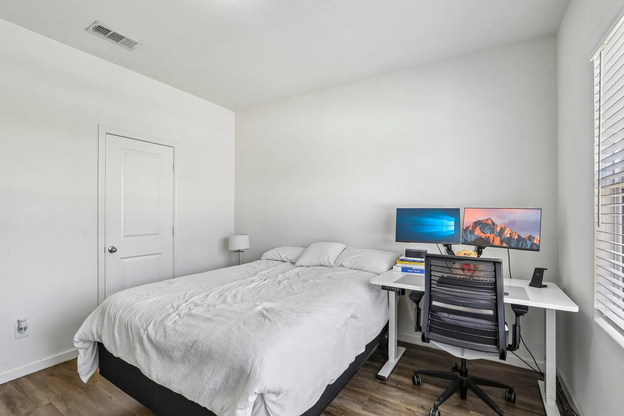 Single Family Residence For Sale in Tarrant County , 5300 Shady Springs Trail, Fort Worth, Texas 76179, 4 Bedroom, 2 Bathroom, 2 Garage spaces, 1,897 Sqft, built in 2019, mls#21322491, Real Estate Agent in Fort Worth, Homes For Sale in Tarrant county, Homes For Sale in Fort Worth, Realtor in Fort Worth Texas, Real Estate Brokerage Independent Realty Texas, Luminita Cordes Realtor