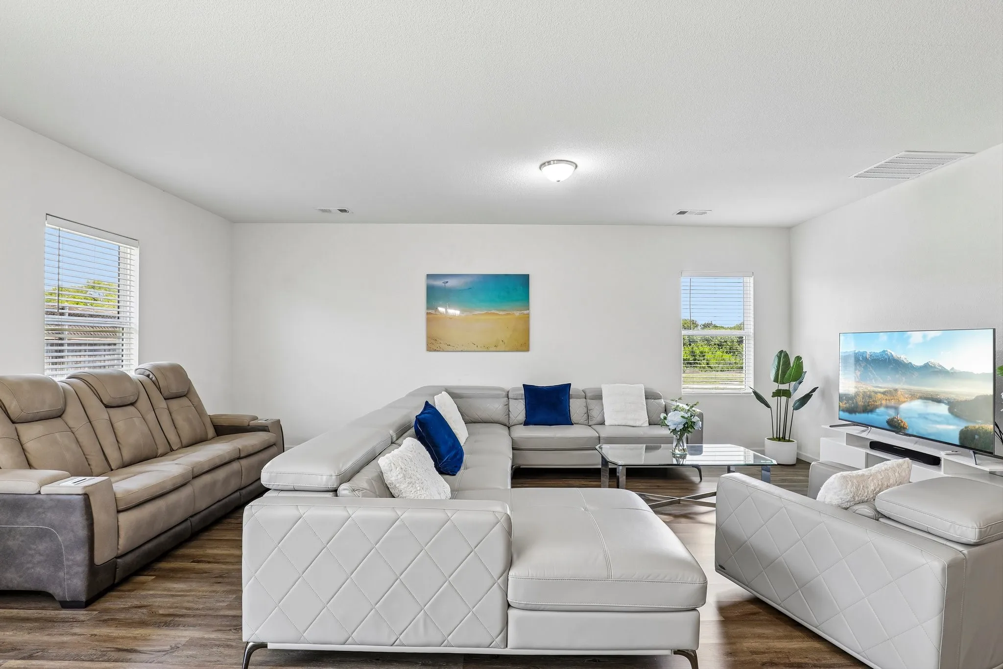 Single Family Residence For Sale in Tarrant County , 5300 Shady Springs Trail, Fort Worth, Texas 76179, 4 Bedroom, 2 Bathroom, 2 Garage spaces, 1,897 Sqft, built in 2019, mls#21322491, Real Estate Agent in Fort Worth, Homes For Sale in Tarrant county, Homes For Sale in Fort Worth, Realtor in Fort Worth Texas, Real Estate Brokerage Independent Realty Texas, Luminita Cordes Realtor