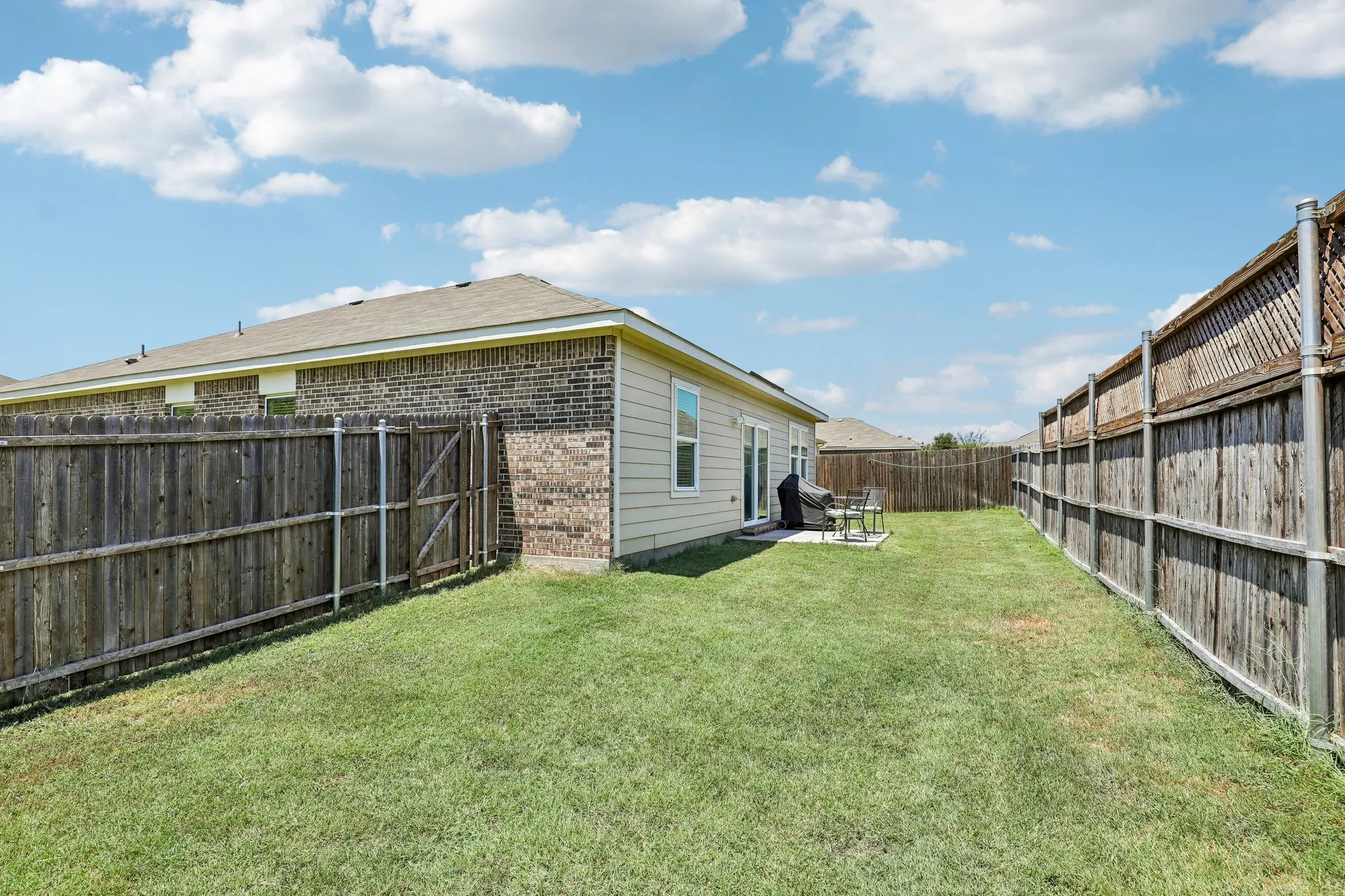 Single Family Residence For Sale in Tarrant County , 5300 Shady Springs Trail, Fort Worth, Texas 76179, 4 Bedroom, 2 Bathroom, 2 Garage spaces, 1,897 Sqft, built in 2019, mls#21322491, Real Estate Agent in Fort Worth, Homes For Sale in Tarrant county, Homes For Sale in Fort Worth, Realtor in Fort Worth Texas, Real Estate Brokerage Independent Realty Texas, Luminita Cordes Realtor