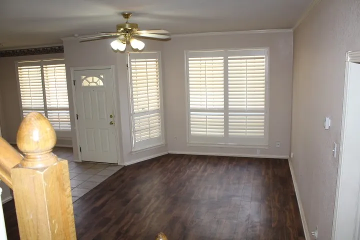 Townhouse For Sale in Tarrant County , 1230 Woodland Park Drive, Hurst, Texas 76053, 3 Bedroom, 3 Bathroom, 2 Garage spaces, 1,840 Sqft, built in 1996, mls#21325202, Real Estate Agent in Hurst, Homes For Sale in Tarrant county, Homes For Sale in Hurst, Realtor in Hurst Texas, Real Estate Brokerage Independent Realty Texas, Luminita Cordes Realtor