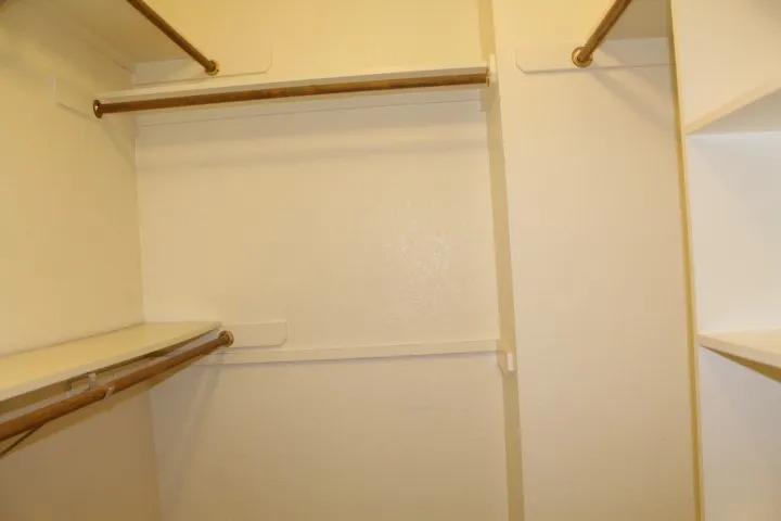 Townhouse For Sale in Tarrant County , 1230 Woodland Park Drive, Hurst, Texas 76053, 3 Bedroom, 3 Bathroom, 2 Garage spaces, 1,840 Sqft, built in 1996, mls#21325202, Real Estate Agent in Hurst, Homes For Sale in Tarrant county, Homes For Sale in Hurst, Realtor in Hurst Texas, Real Estate Brokerage Independent Realty Texas, Luminita Cordes Realtor
