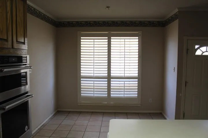 Townhouse For Sale in Tarrant County , 1230 Woodland Park Drive, Hurst, Texas 76053, 3 Bedroom, 3 Bathroom, 2 Garage spaces, 1,840 Sqft, built in 1996, mls#21325202, Real Estate Agent in Hurst, Homes For Sale in Tarrant county, Homes For Sale in Hurst, Realtor in Hurst Texas, Real Estate Brokerage Independent Realty Texas, Luminita Cordes Realtor